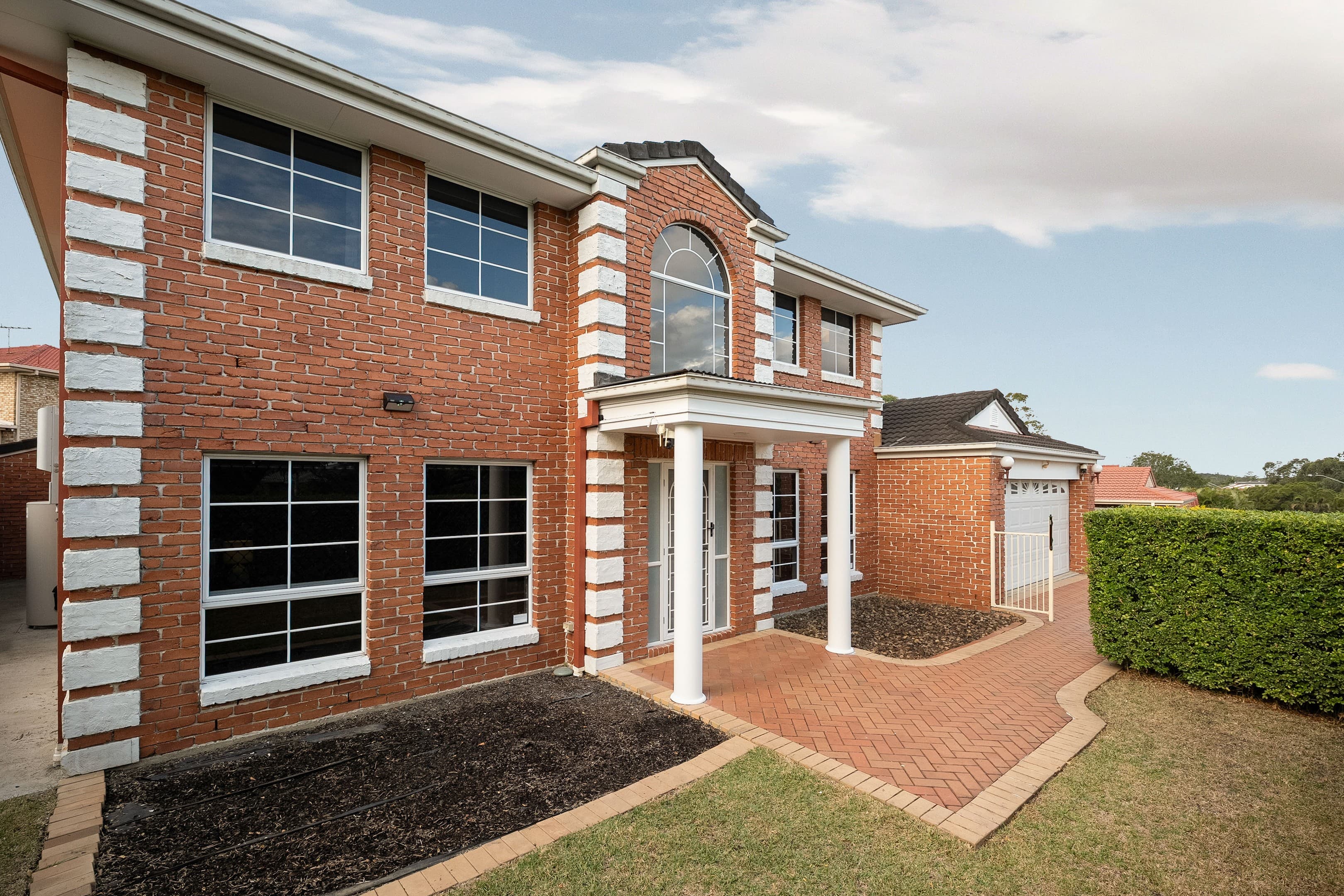 56 Honeysuckle Way, Calamvale — photo 4 of 15