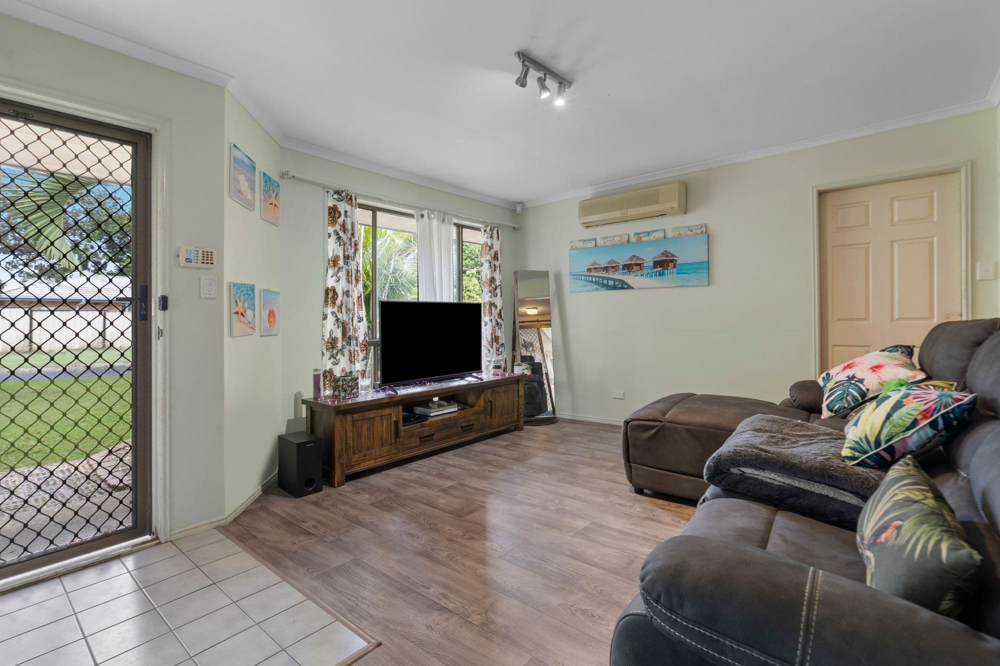 4 Eucalyptus Court, Redbank Plains — photo 3 of 5