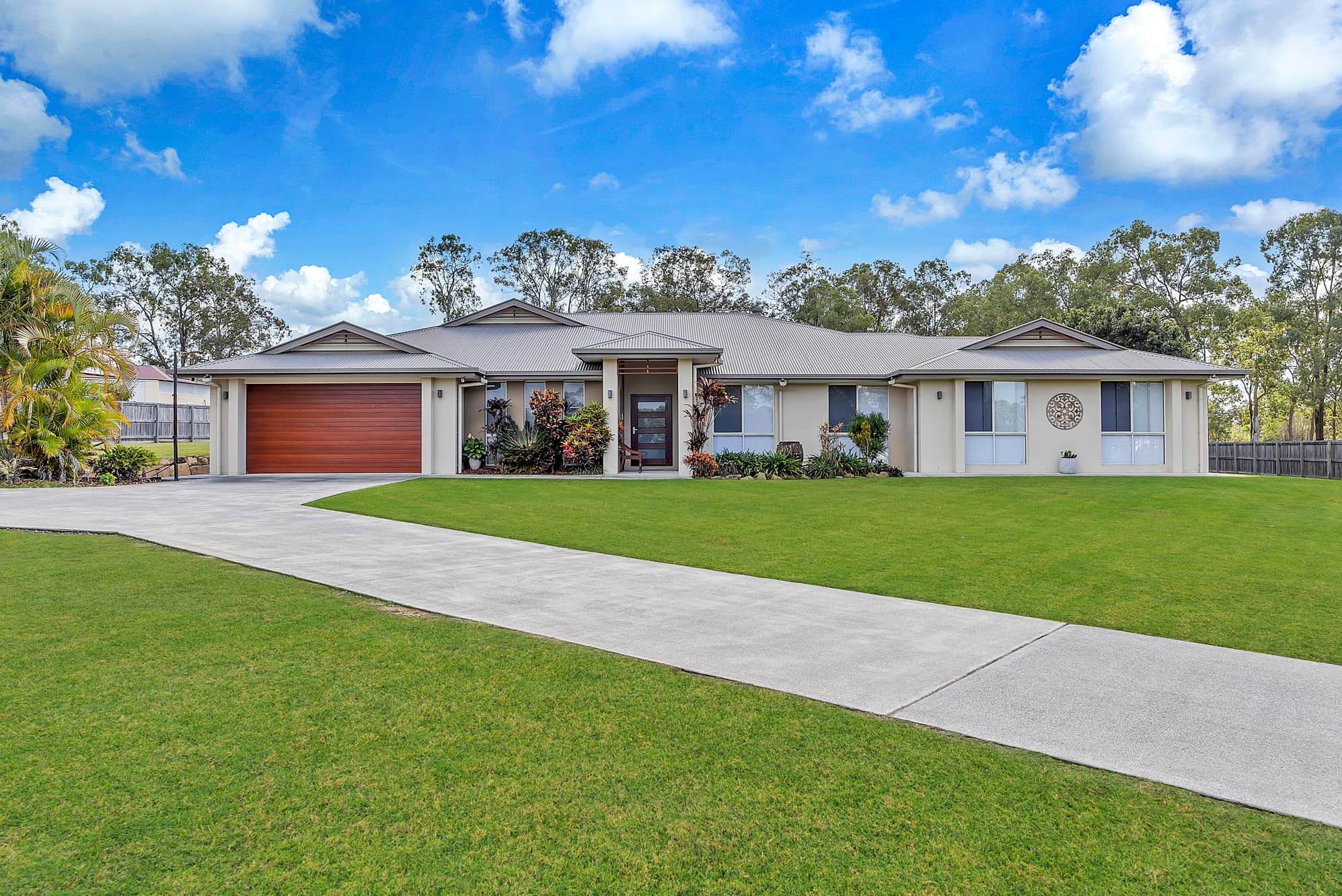 31 Edwinstowe Avenue, Forestdale — photo 1 of 19