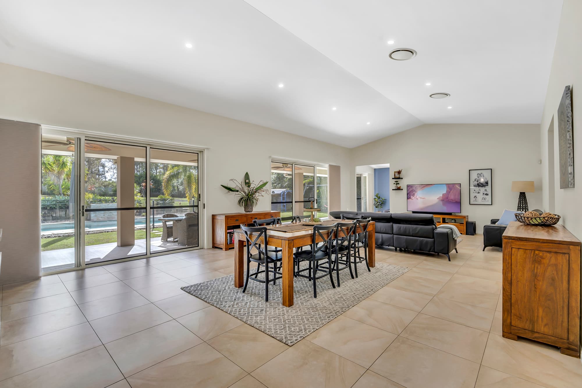 31 Edwinstowe Avenue, Forestdale — photo 4 of 19