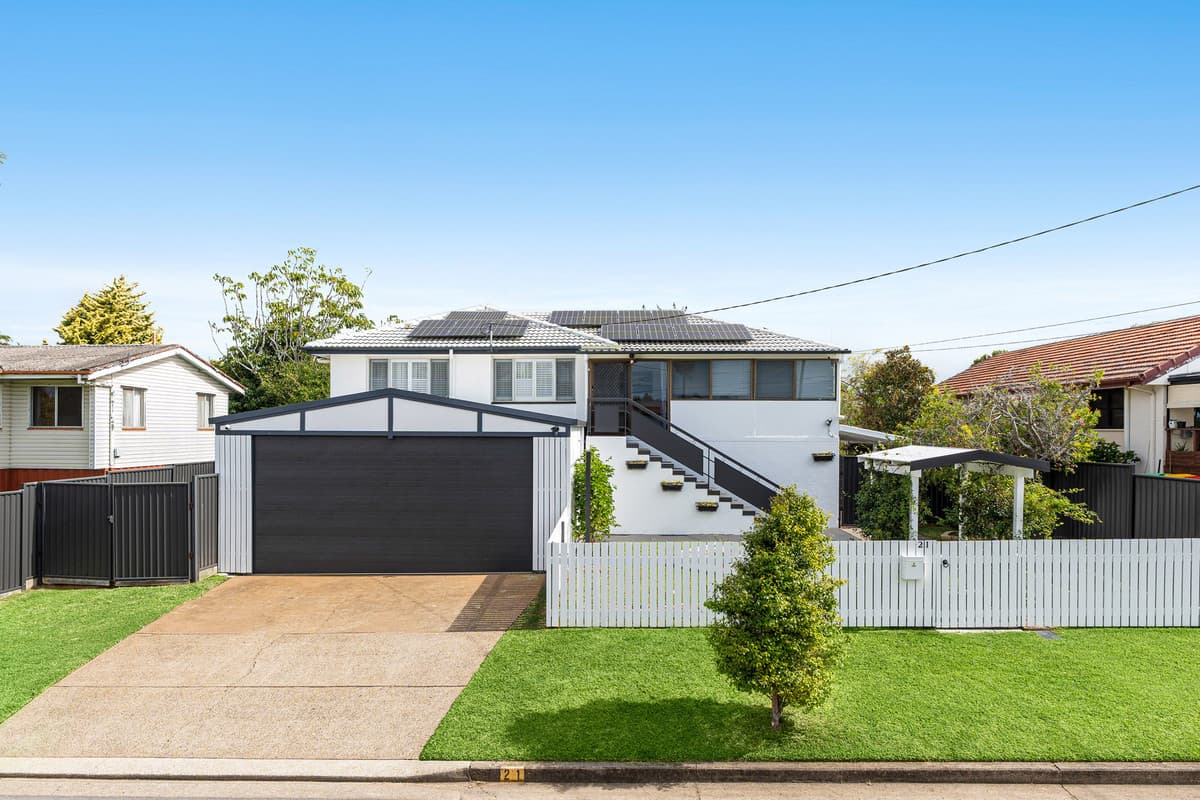 21 Natasha Street, Wynnum West — photo 1 of 5