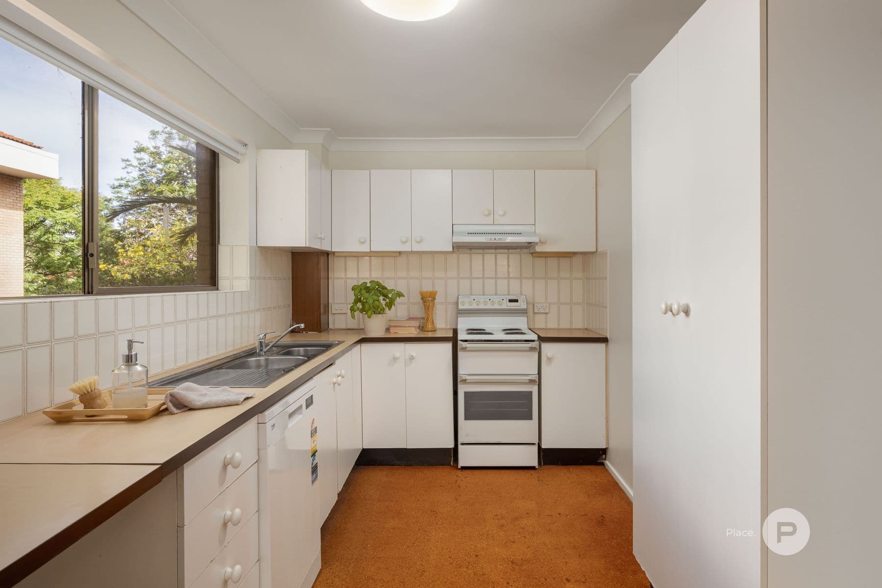2/24 McIlwraith Street, Auchenflower — photo 4 of 5