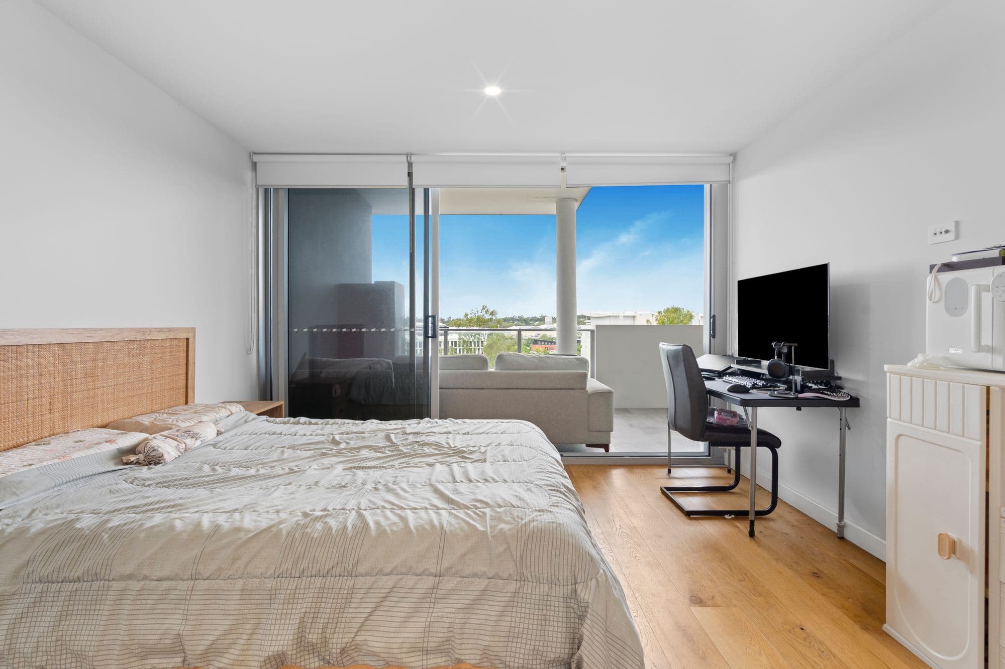 4904/61 Investigator Drive, Robina — photo 3 of 5