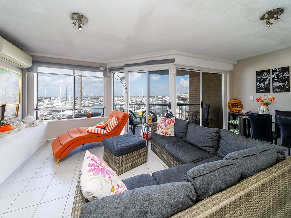 23/17 Buccaneer Drive, Urangan — photo 1 of 5