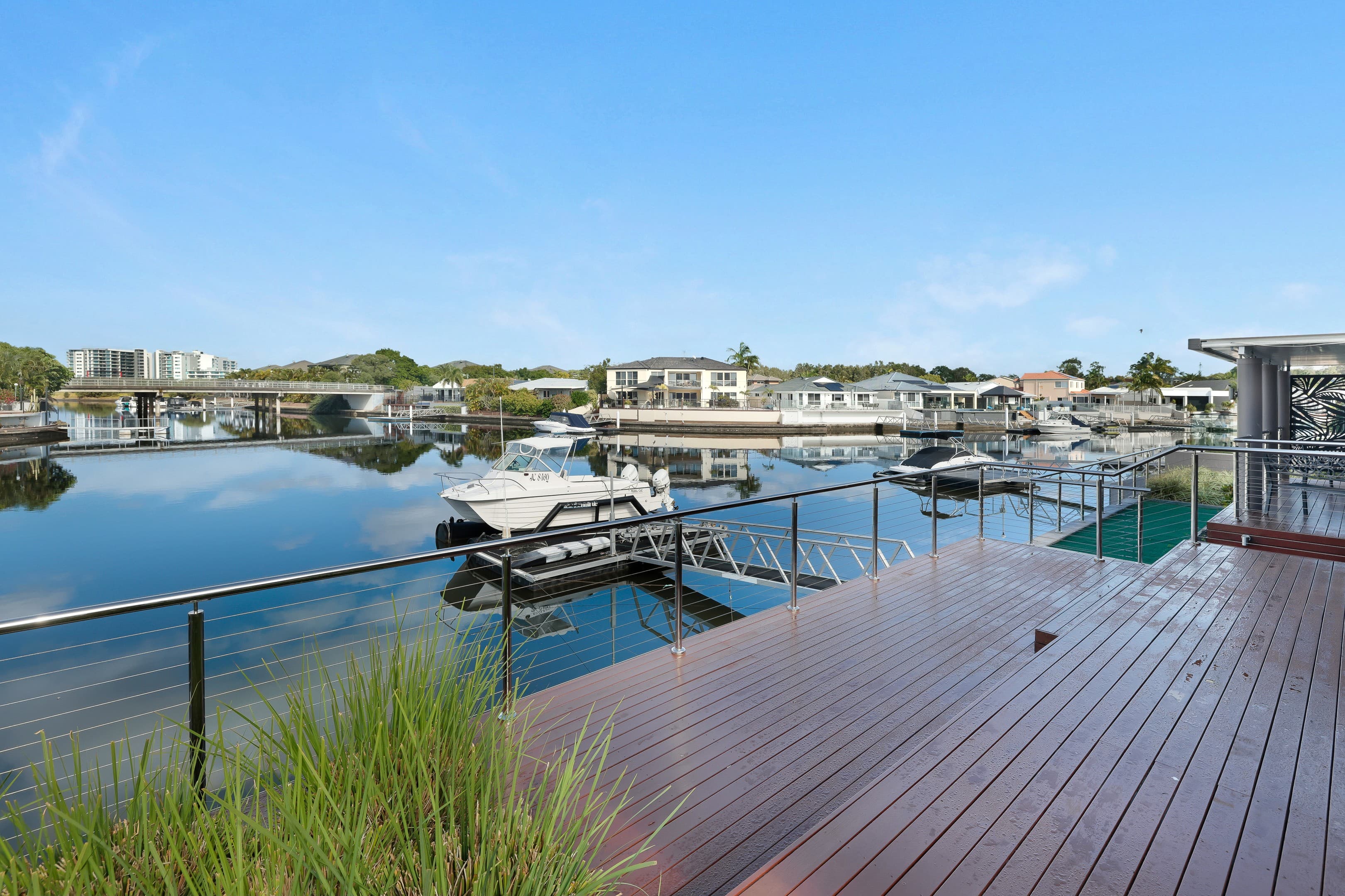 88 Sundance Way, Runaway Bay — photo 2 of 21