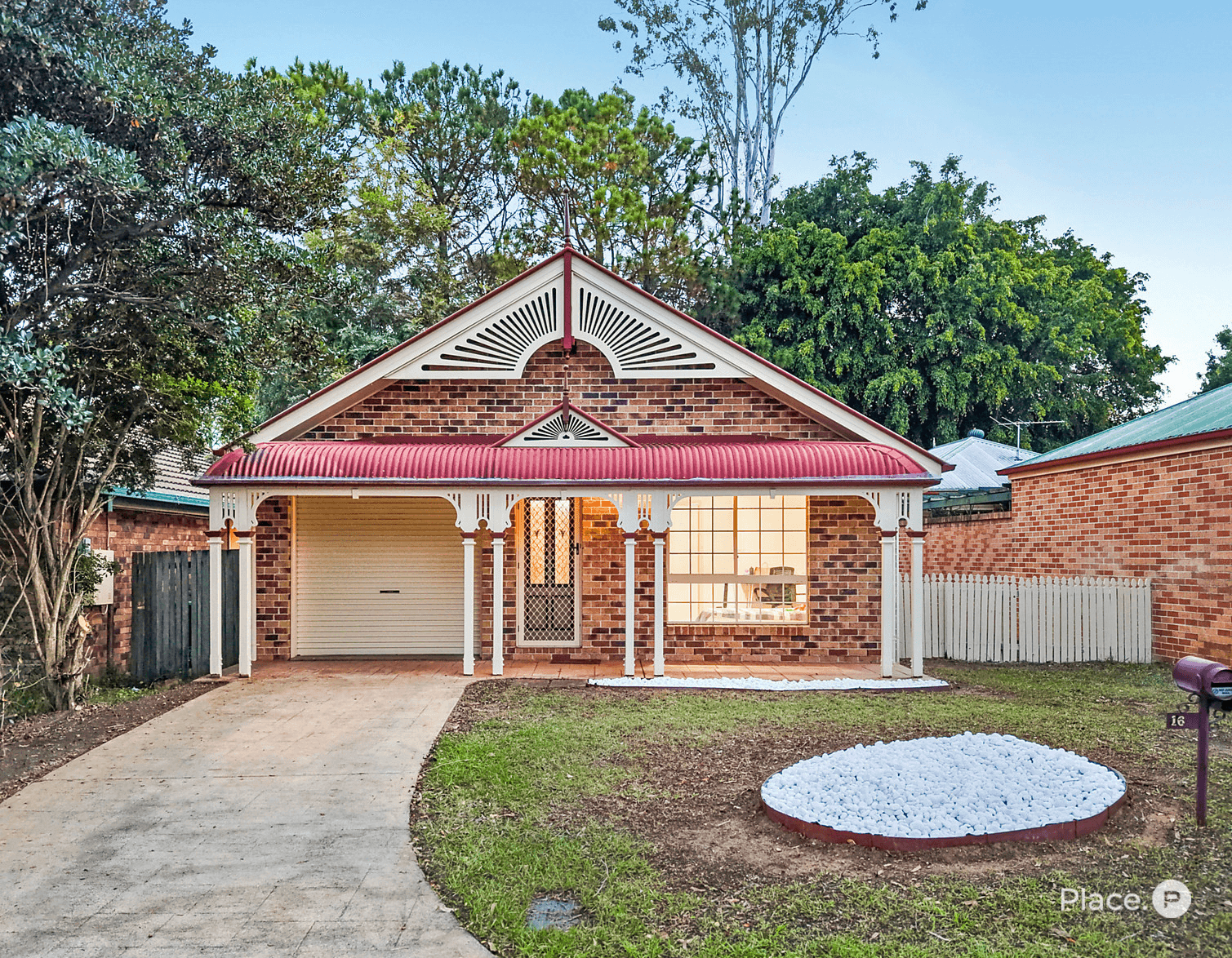 16 Lanata Crescent, Forest Lake — photo 1 of 5
