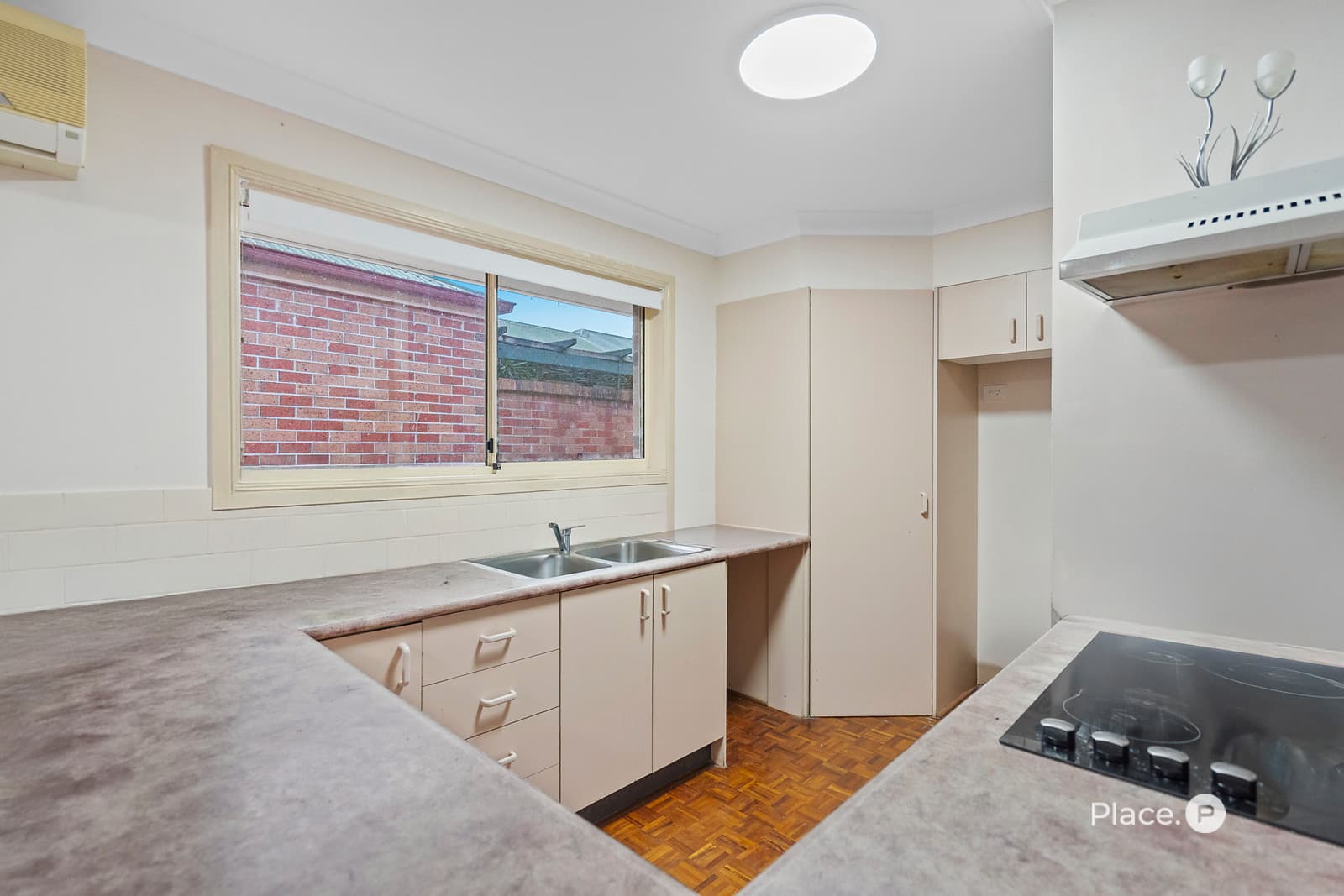 16 Lanata Crescent, Forest Lake — photo 4 of 5