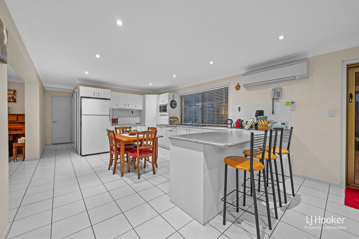 16 Garganey Street, Albany Creek — photo 4 of 5