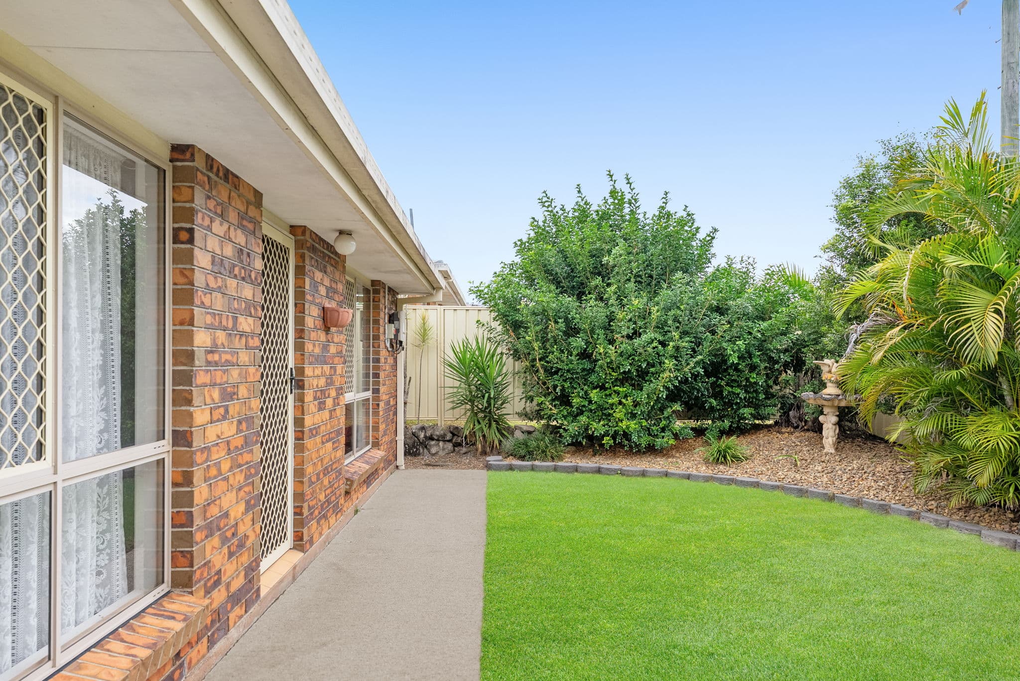 39 Lycoris Street, Crestmead — photo 2 of 5