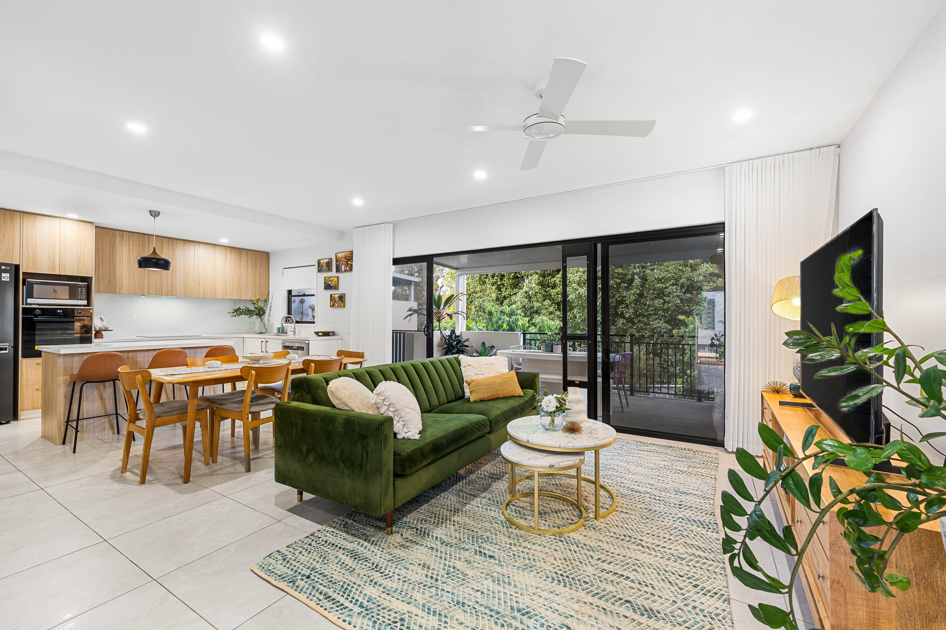 14/19 Sunrise Court, Merrimac — photo 1 of 5