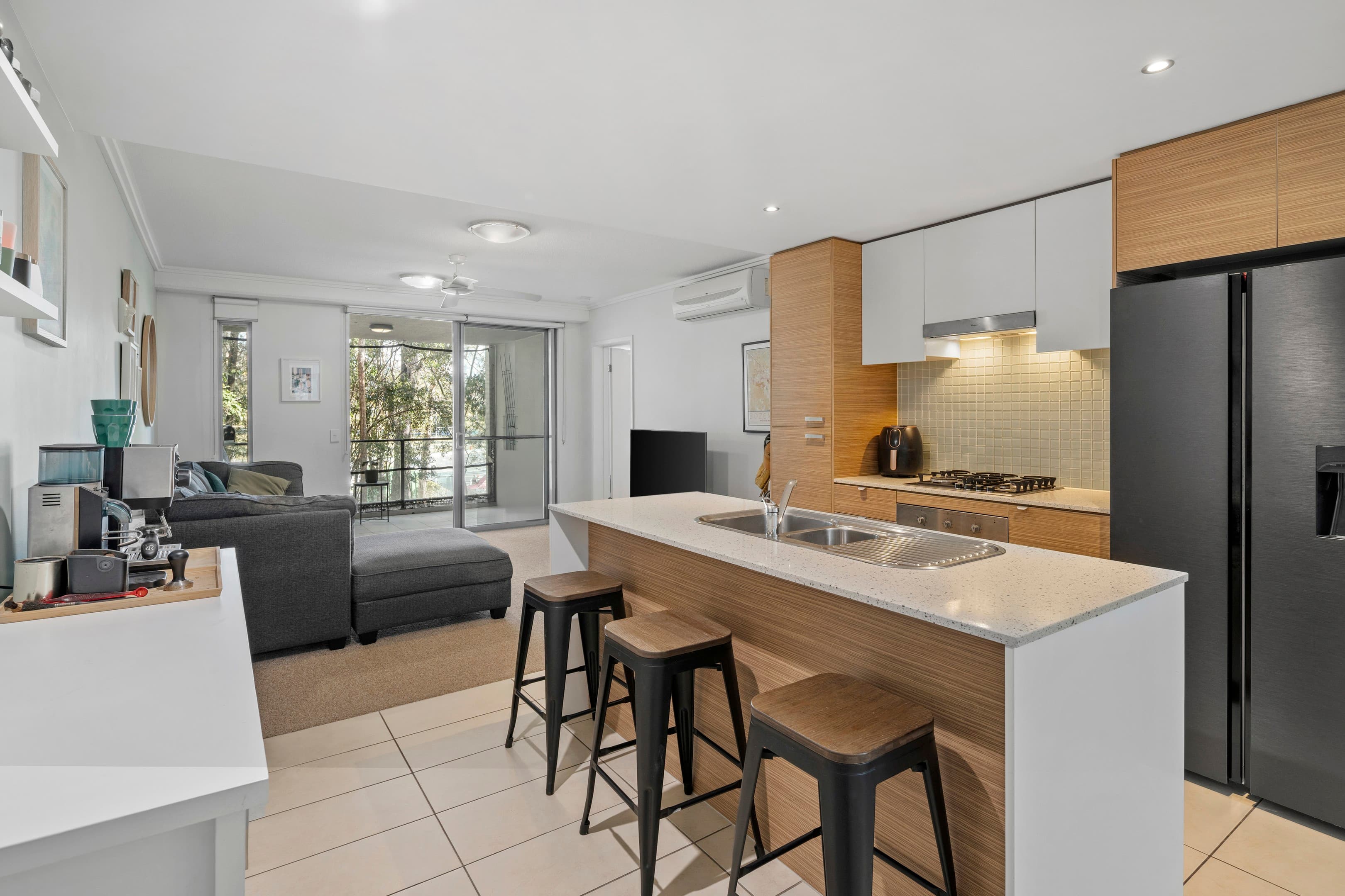 10 Banksia/154 Musgrave Avenue, Southport — photo 1 of 5