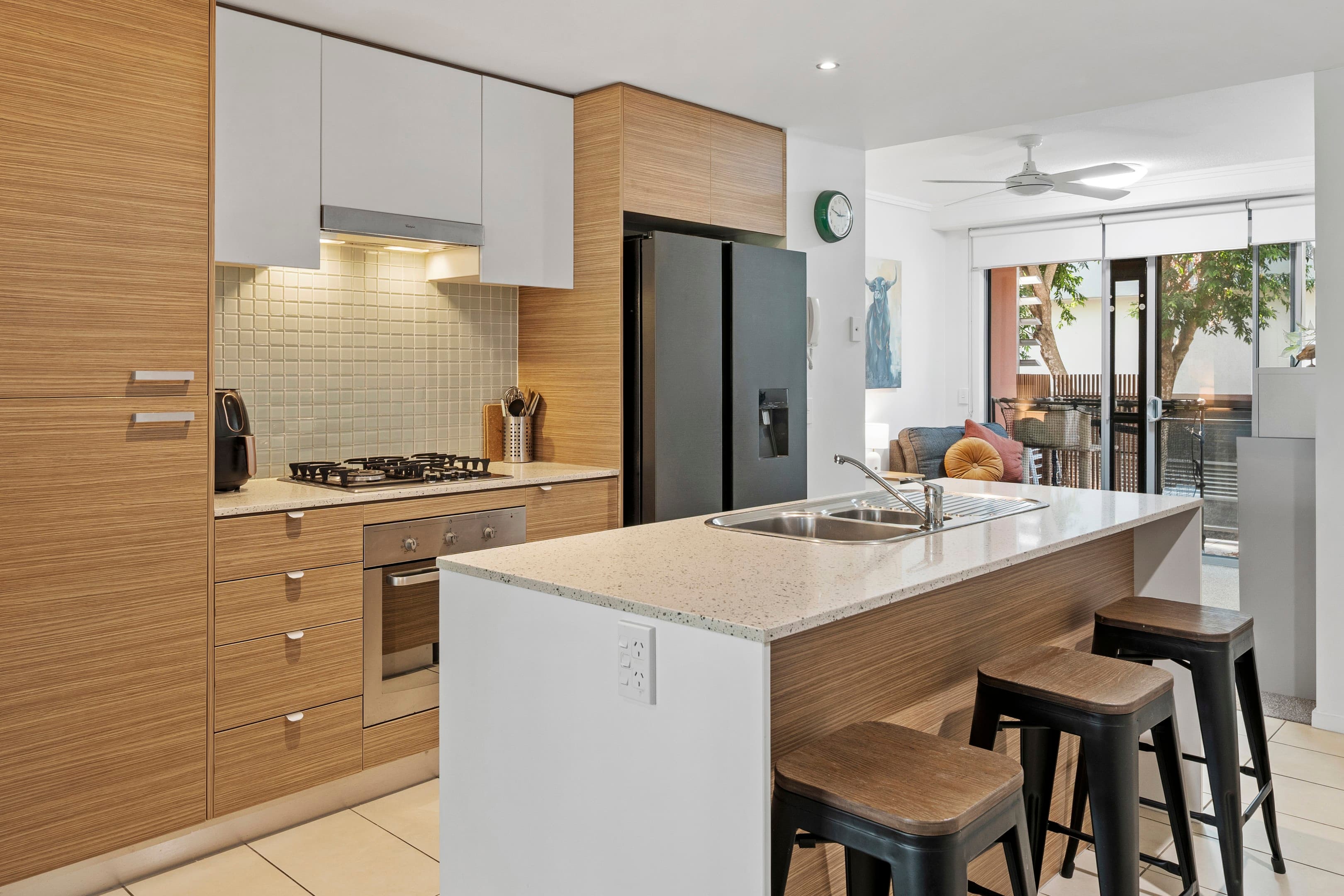 10 Banksia/154 Musgrave Avenue, Southport — photo 1 of 5