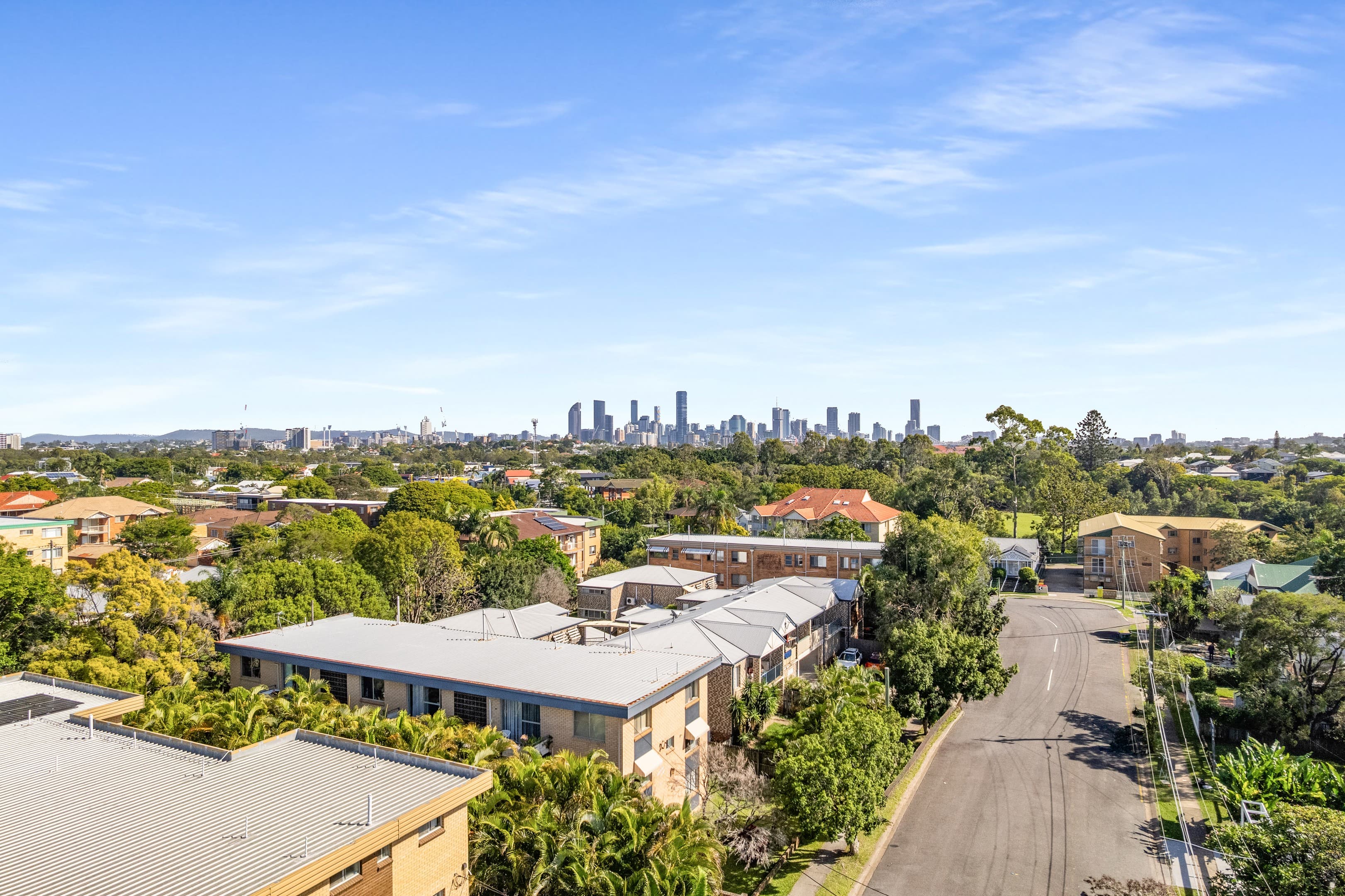 1/75 Jellicoe Street, Coorparoo — photo 2 of 5