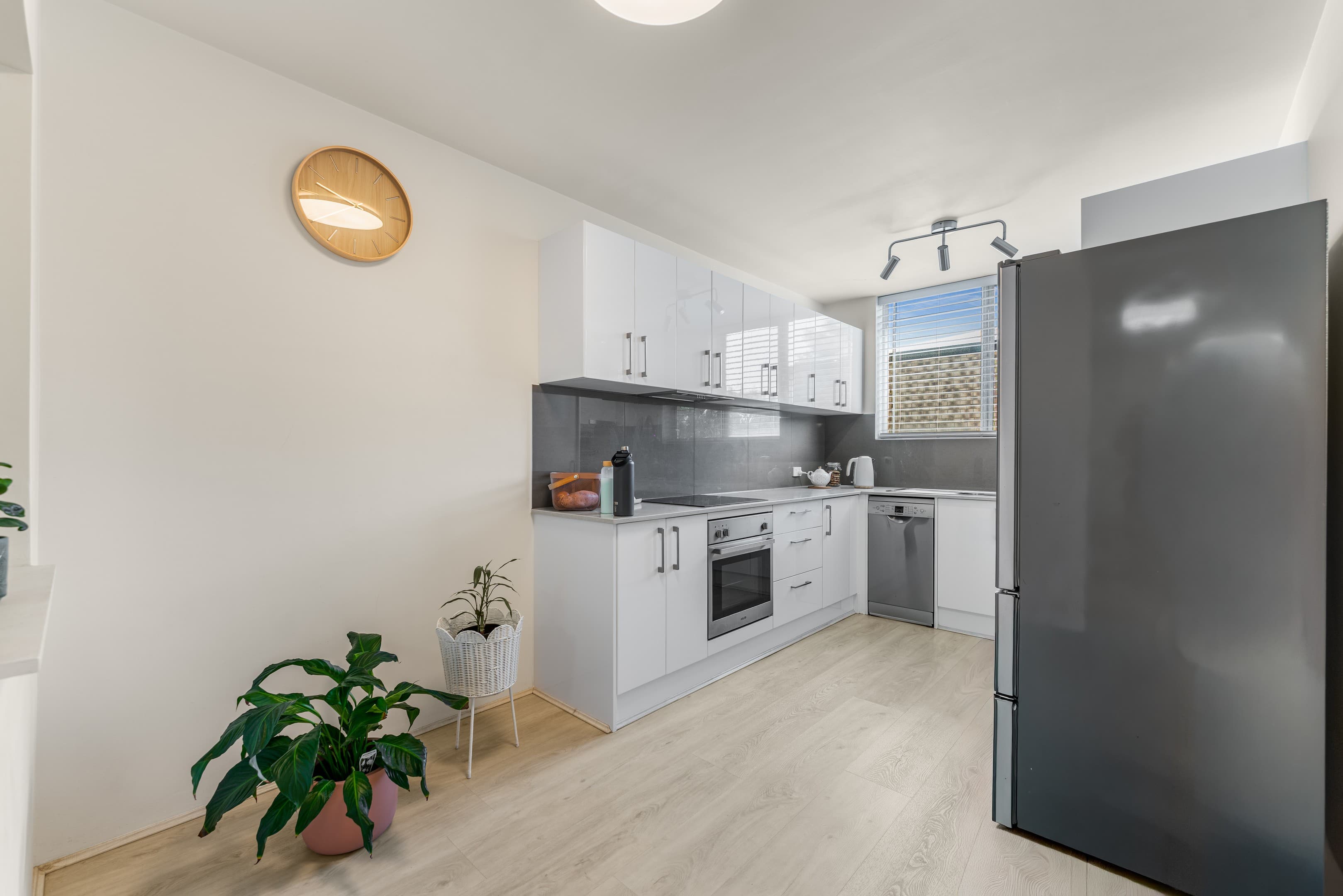 1/75 Jellicoe Street, Coorparoo — photo 3 of 5