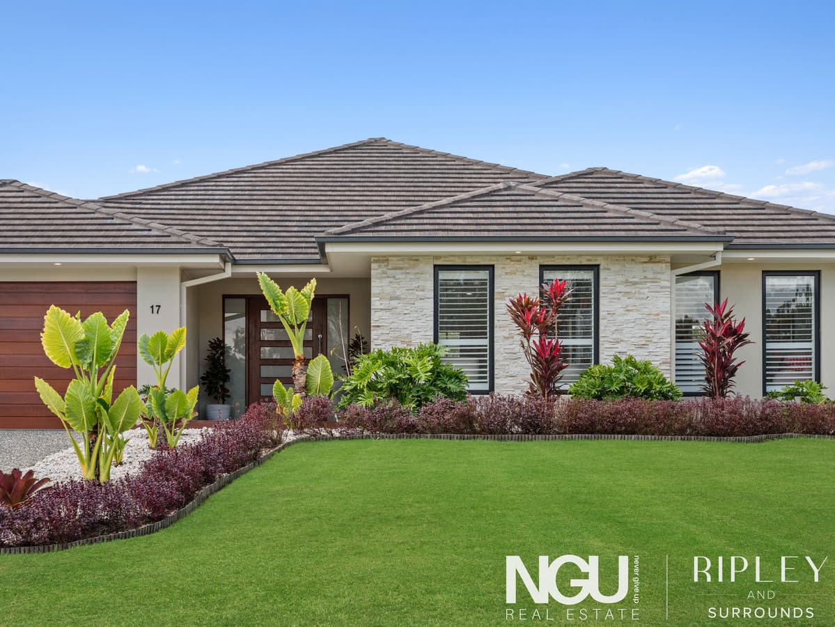 17 Trinity Crescent, Augustine Heights — photo 1 of 5