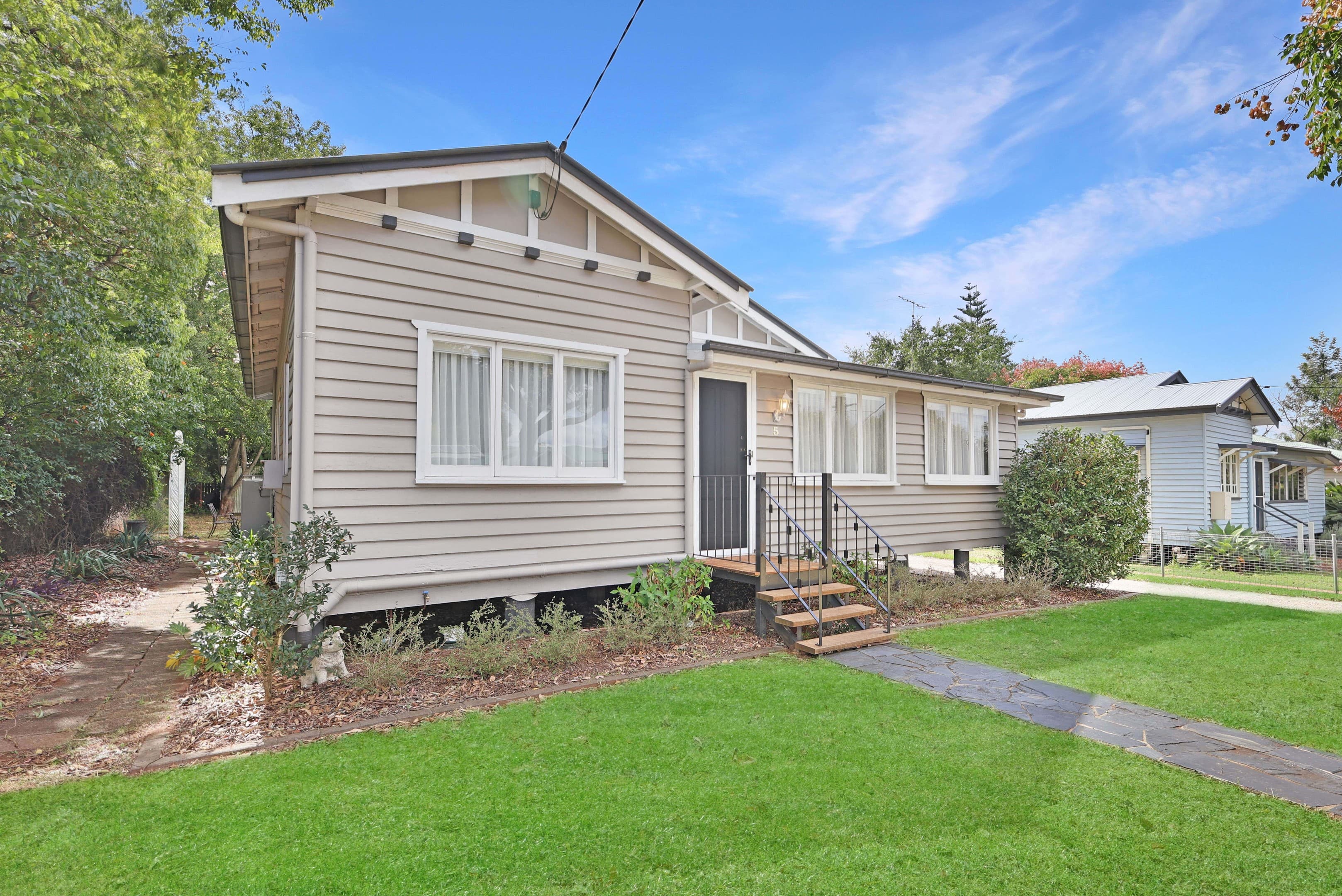 5 Henderson Street, Newtown — photo 3 of 5
