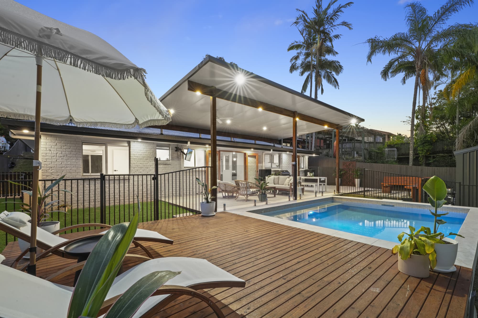 9 Jabiluka Drive, Highland Park — photo 2 of 5