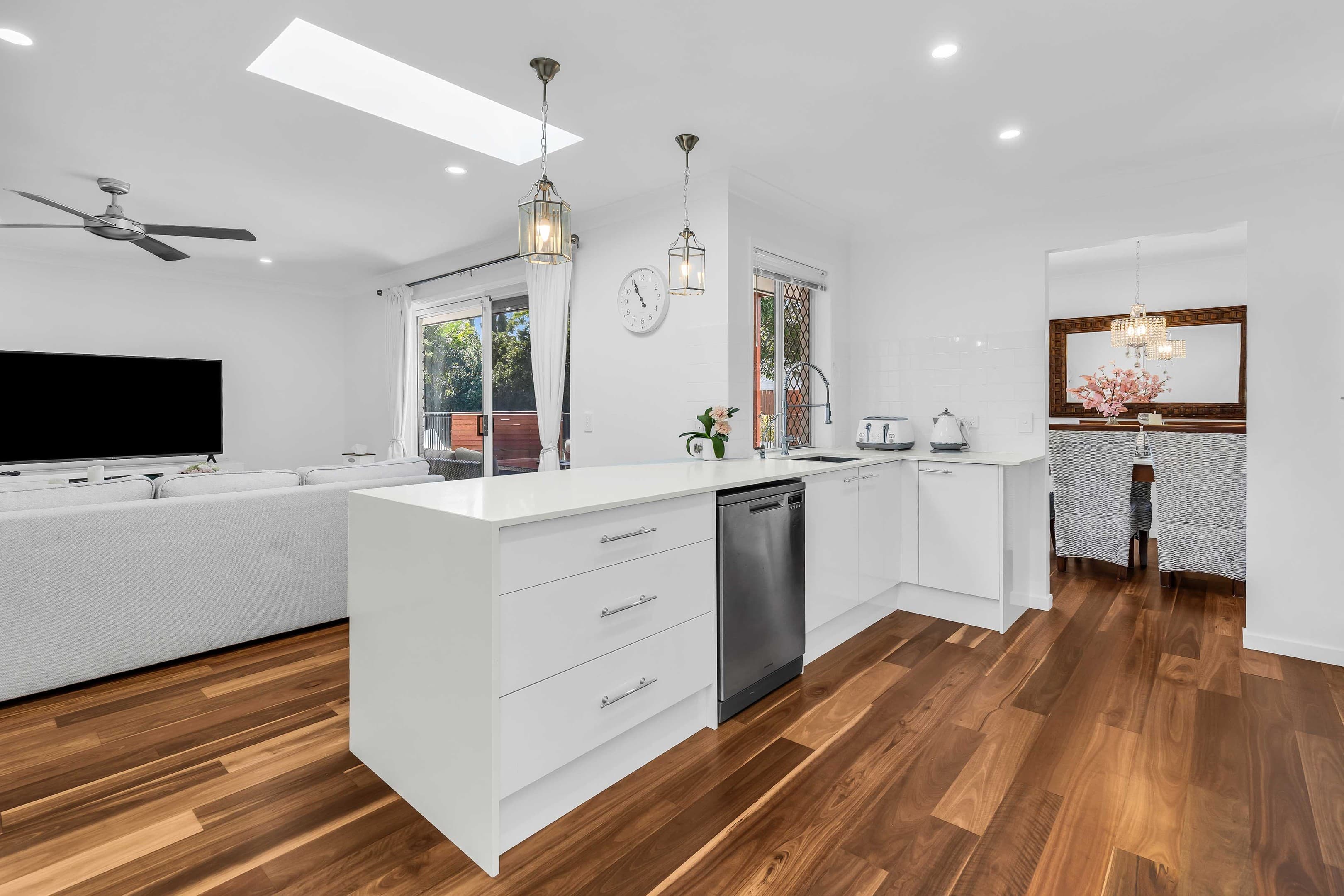43 Poinsettia Avenue, Hollywell — photo 3 of 6