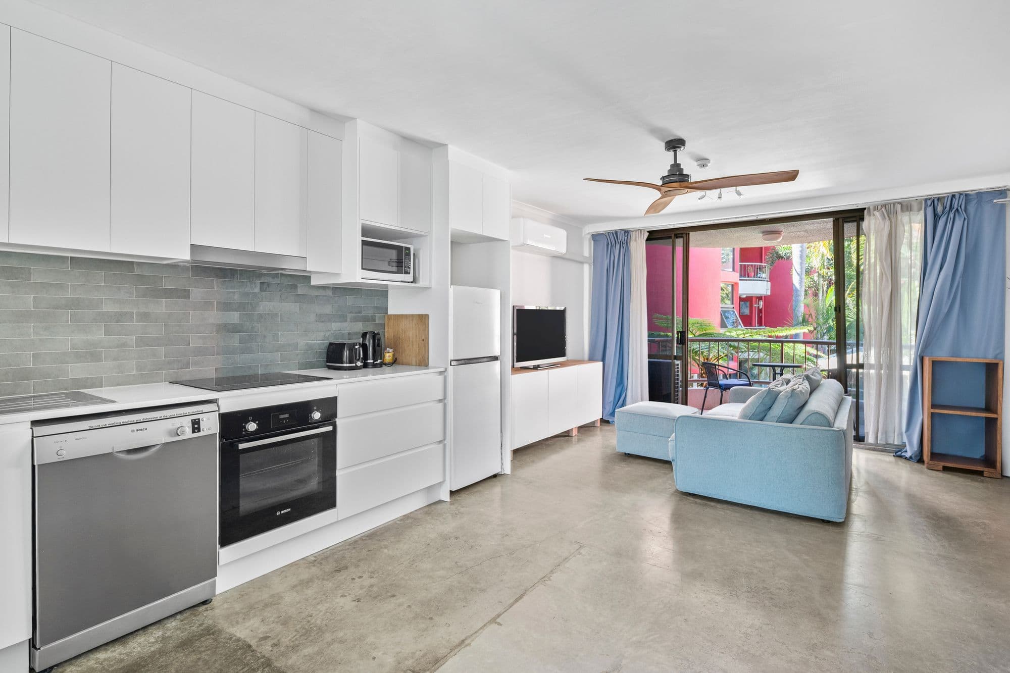 50/38 Enderley Avenue, Surfers Paradise — photo 2 of 5