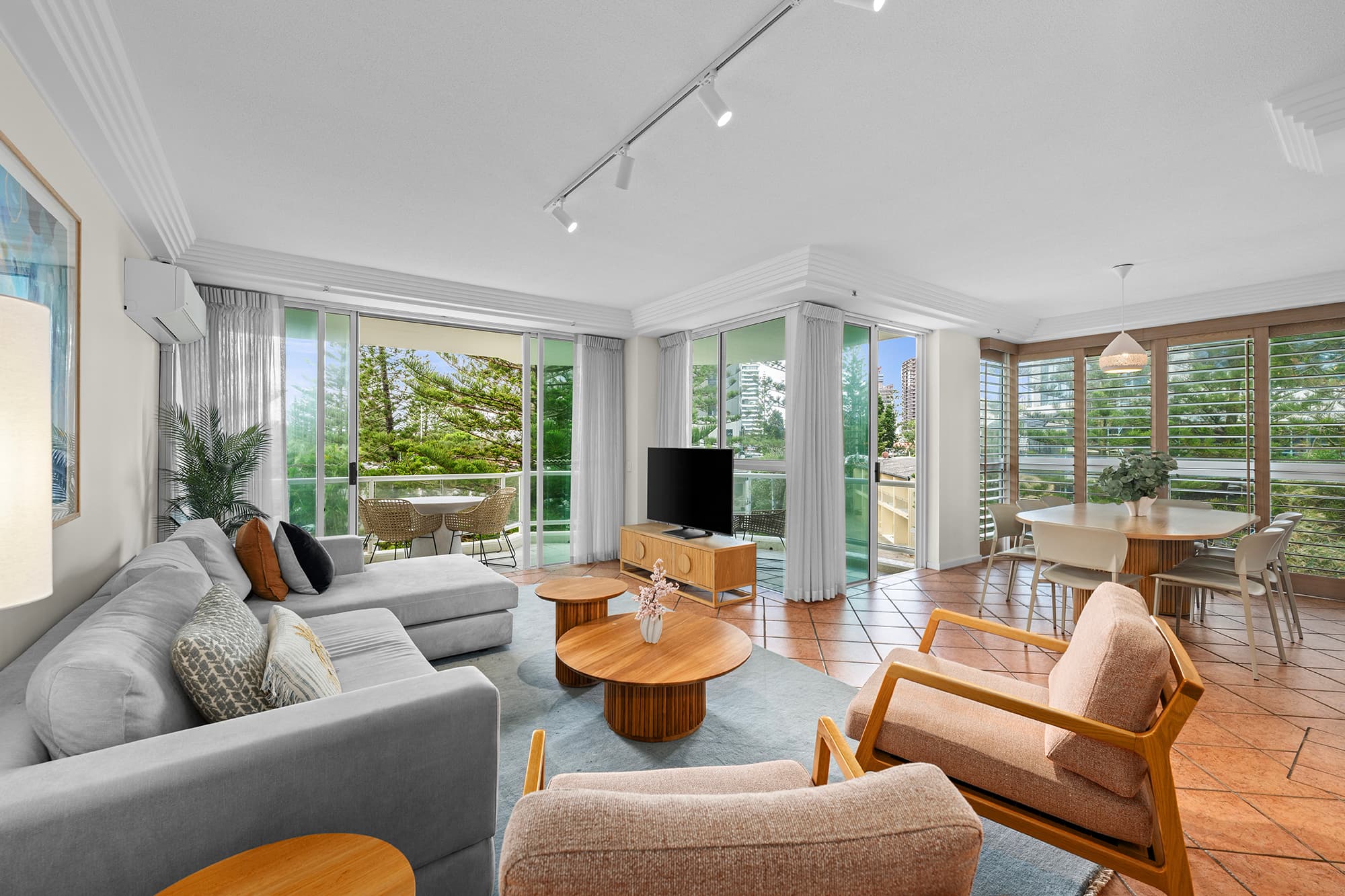 3/177 Old Burleigh Road, Broadbeach — photo 1 of 5