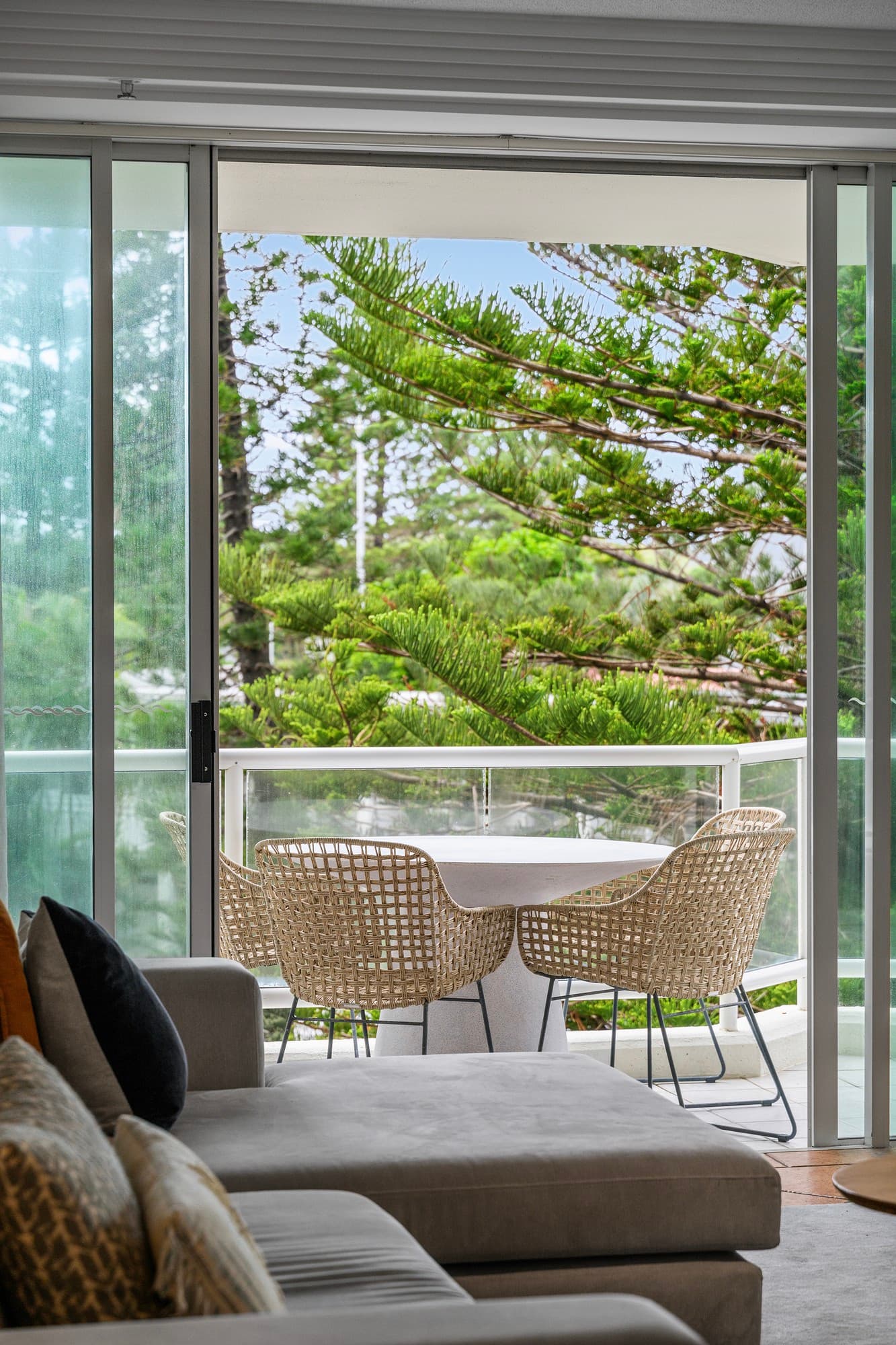 3/177 Old Burleigh Road, Broadbeach — photo 3 of 5