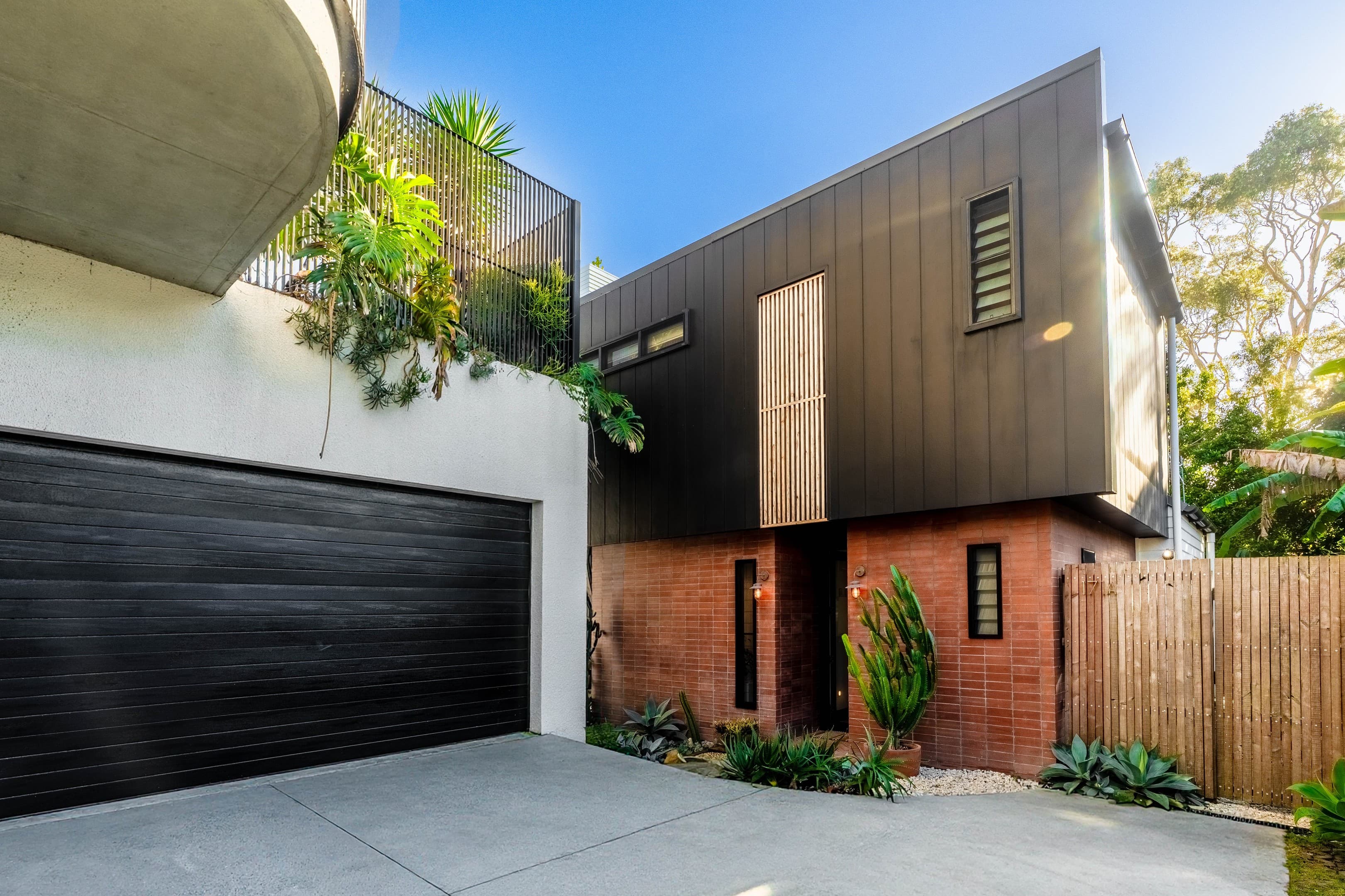 171A Golden Four Drive, Bilinga — photo 1 of 5