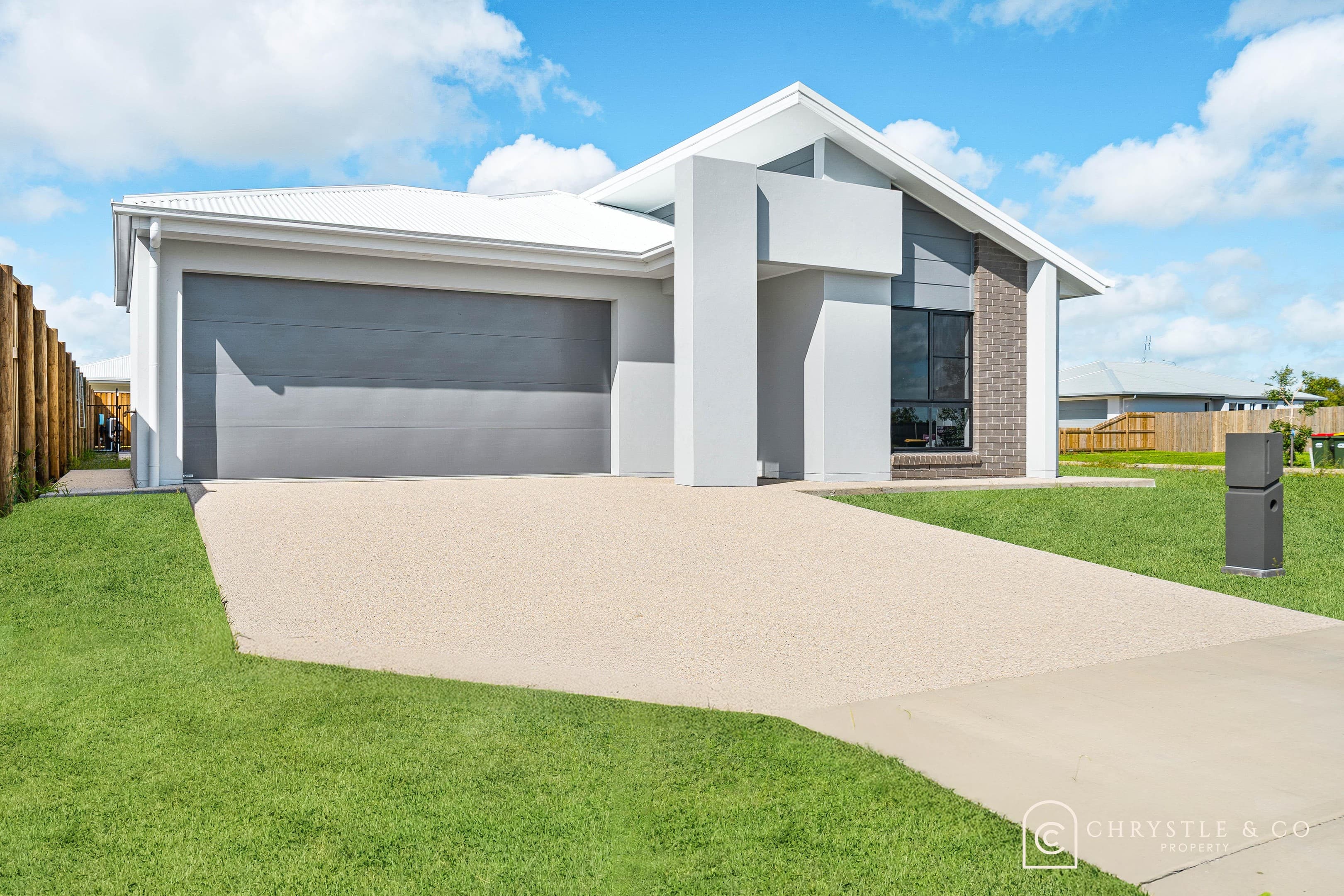 22 Regal Circuit, Beaconsfield — photo 1 of 5