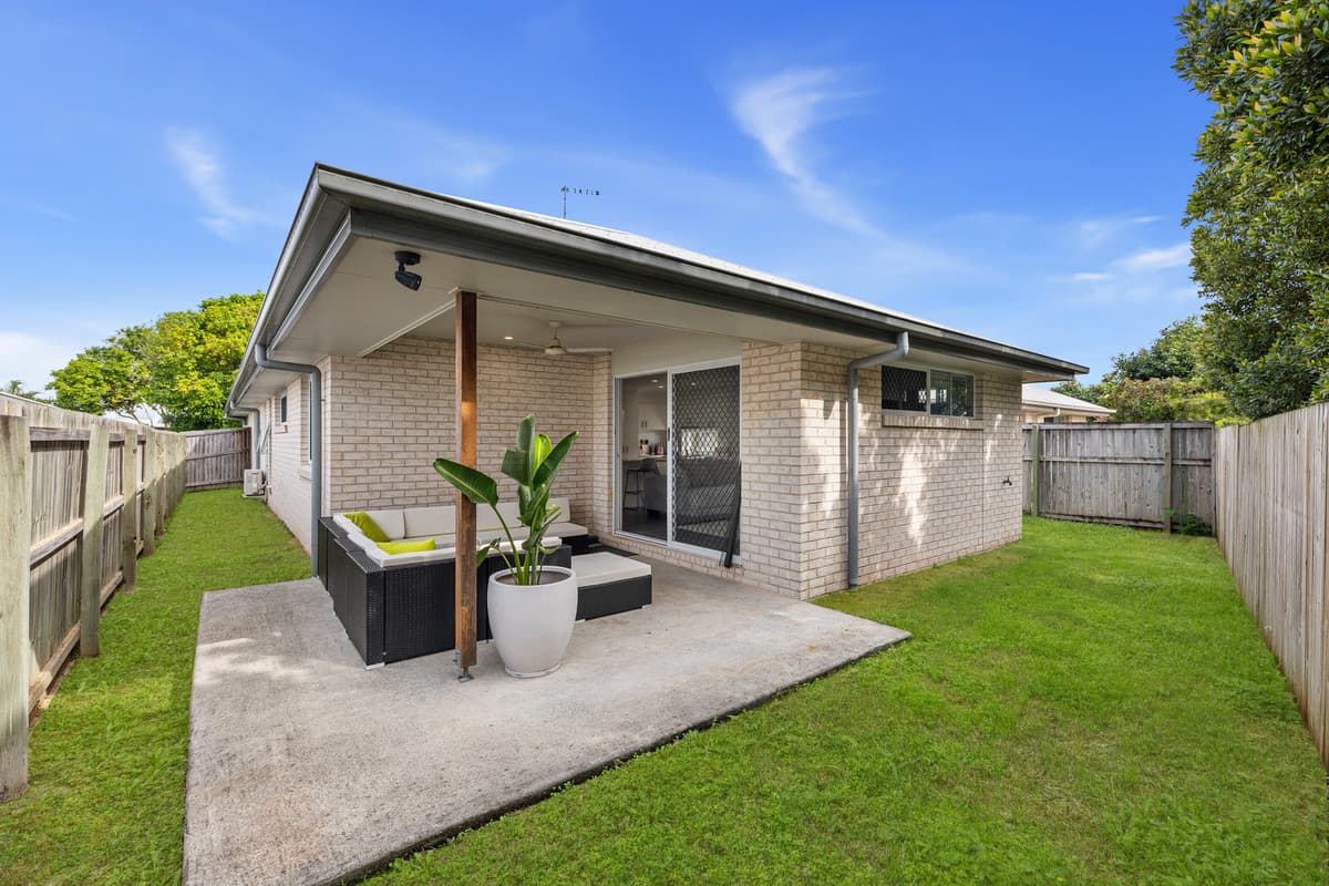 7 Colville Street, Redland Bay — photo 2 of 5