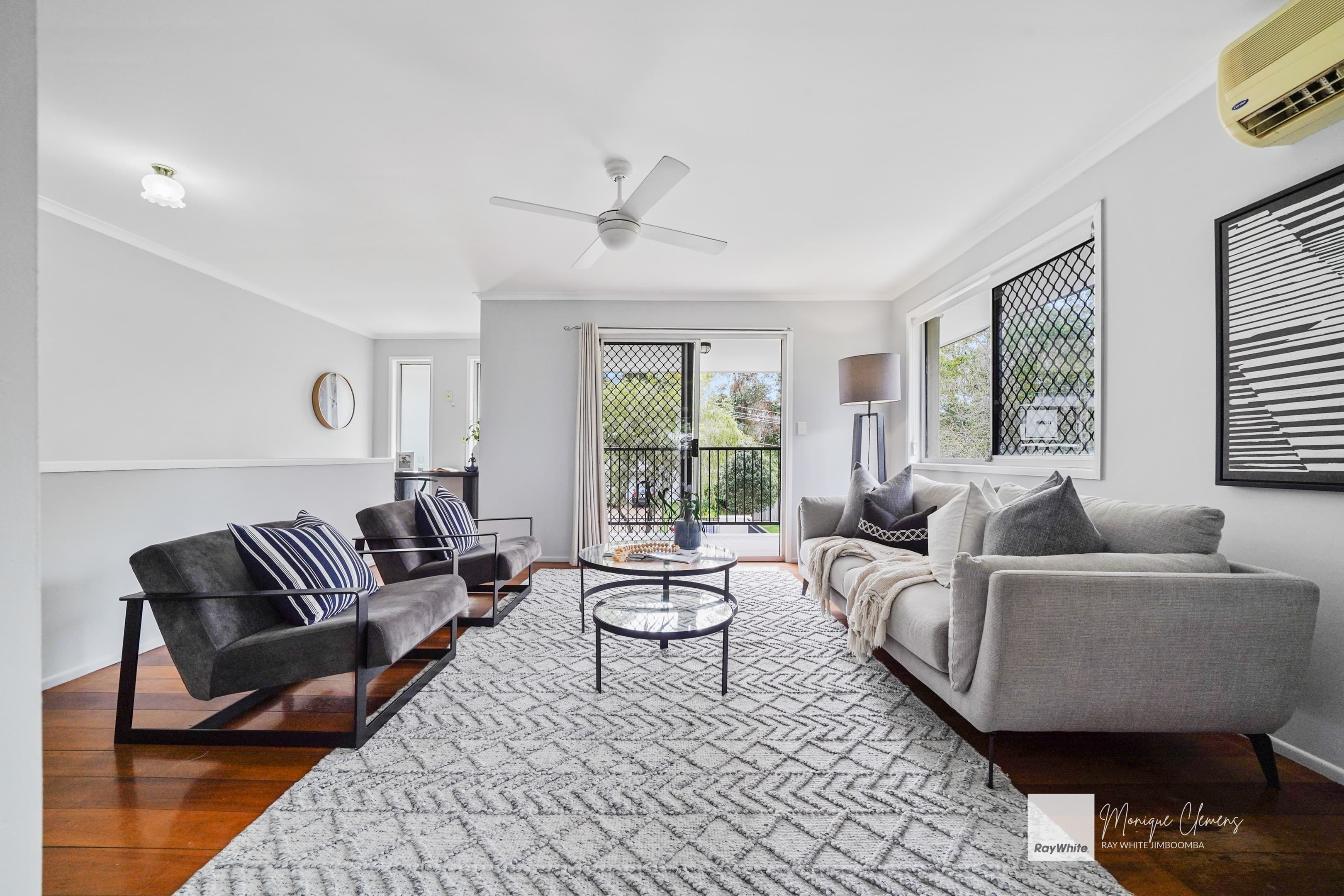 19 Gladewood Drive, Daisy Hill — photo 4 of 15