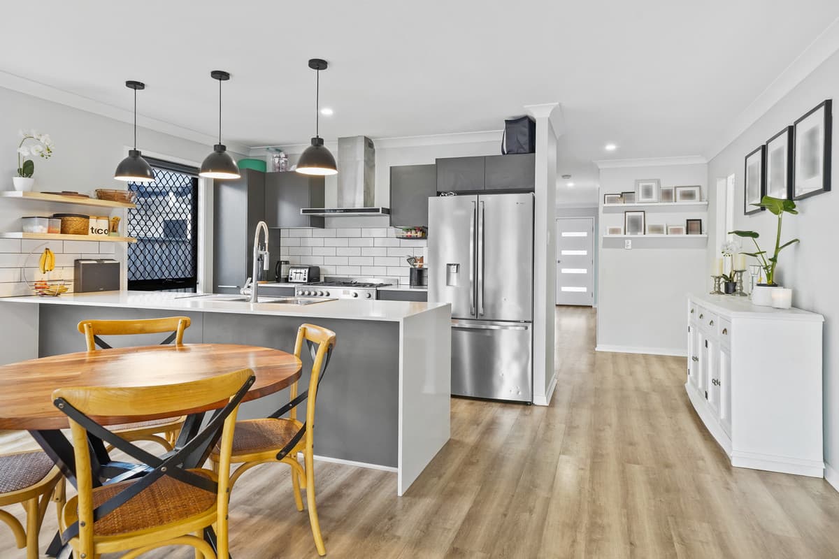 10 Mikaella Way, Logan Reserve — photo 3 of 5