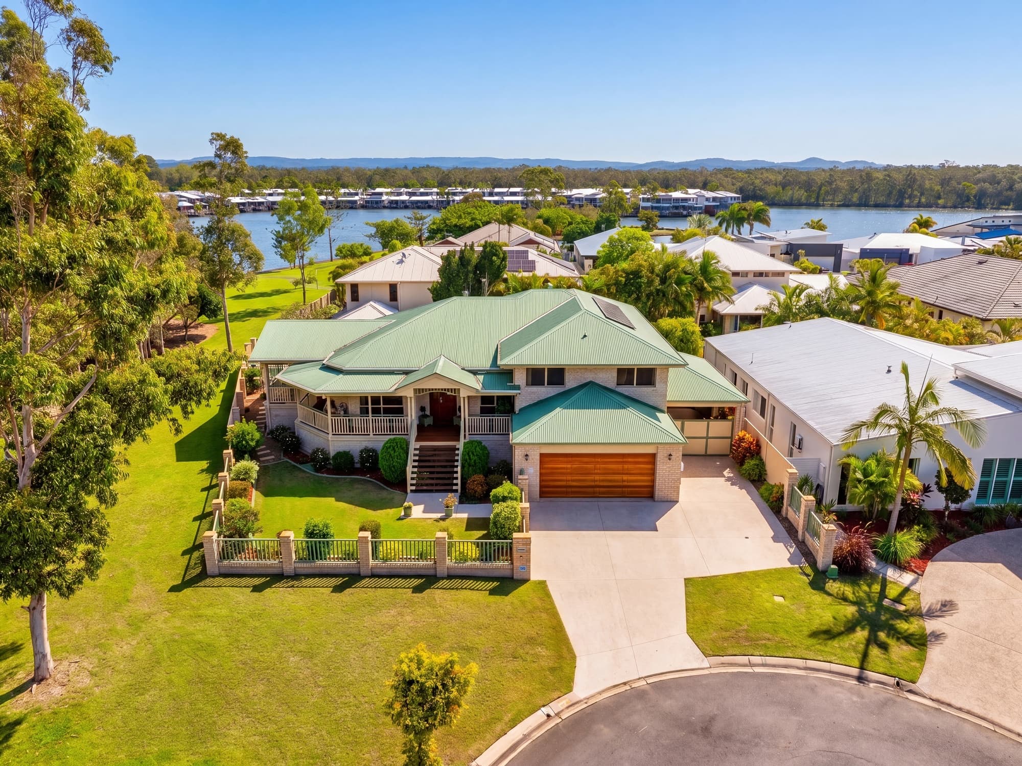 7 Trieste Court, Coombabah — photo 1 of 5