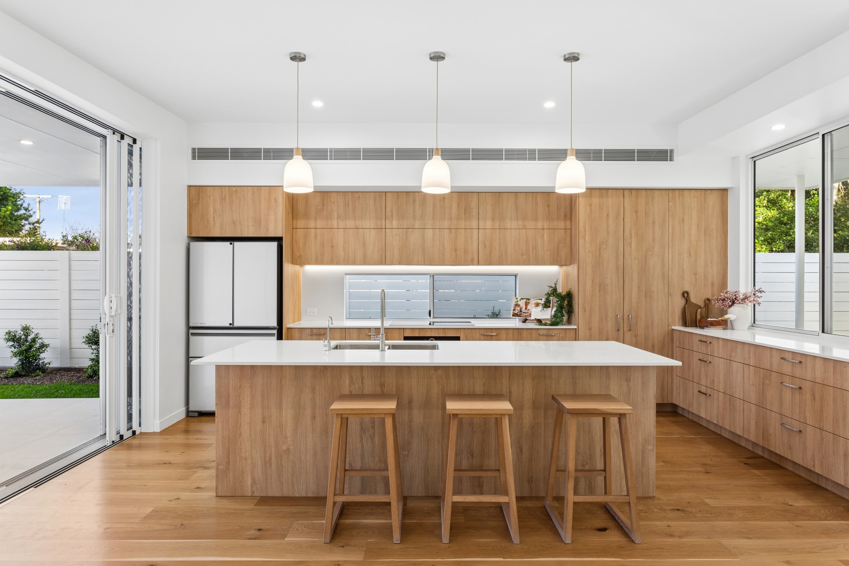 21 Seaspray Avenue, Coolum Beach — photo 4 of 5