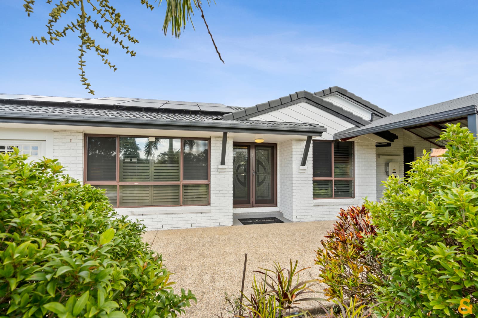 149 Meadowlands Road, Carindale — photo 2 of 5