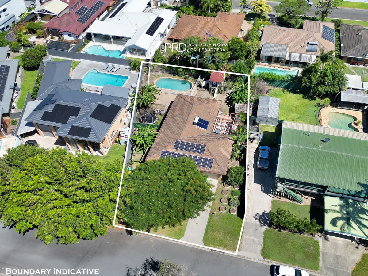 56 Banksia Broadway, Burleigh Waters — photo 4 of 5