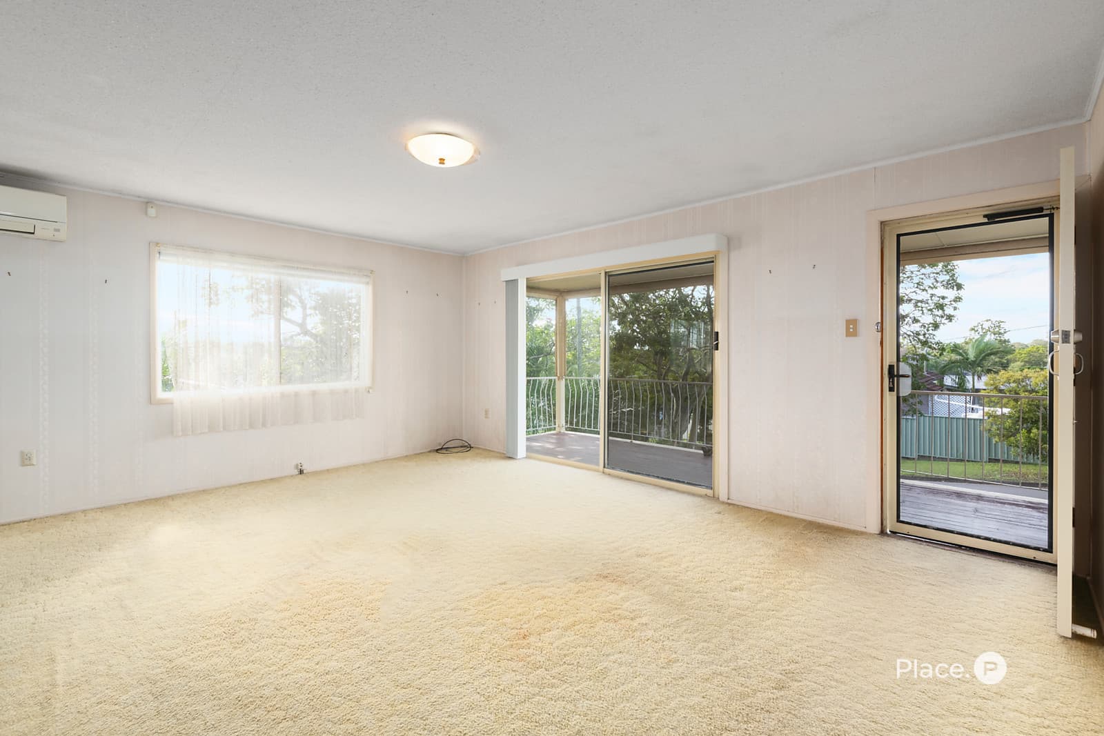 19 Newcombe Street, Sunnybank Hills — photo 2 of 5