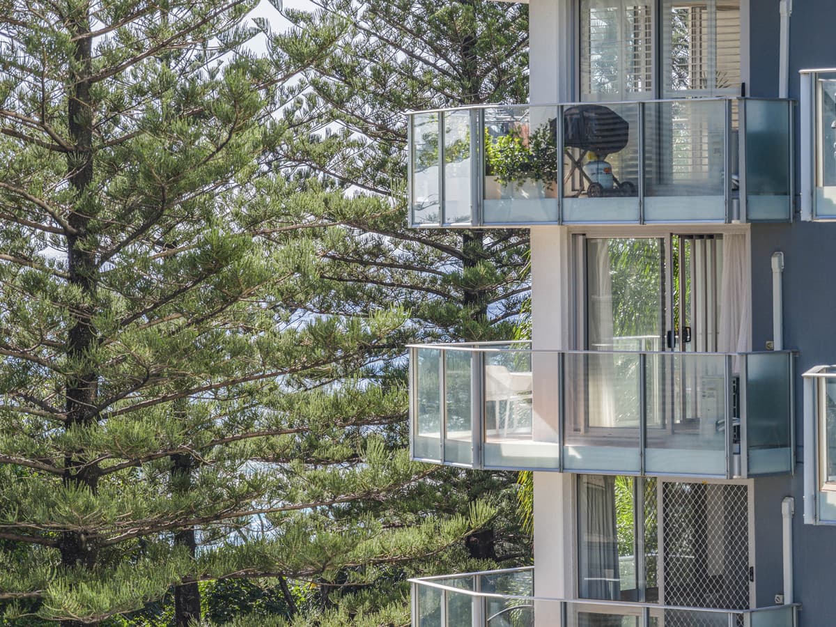 17/30-40 The Esplanade, Burleigh Heads — photo 2 of 19