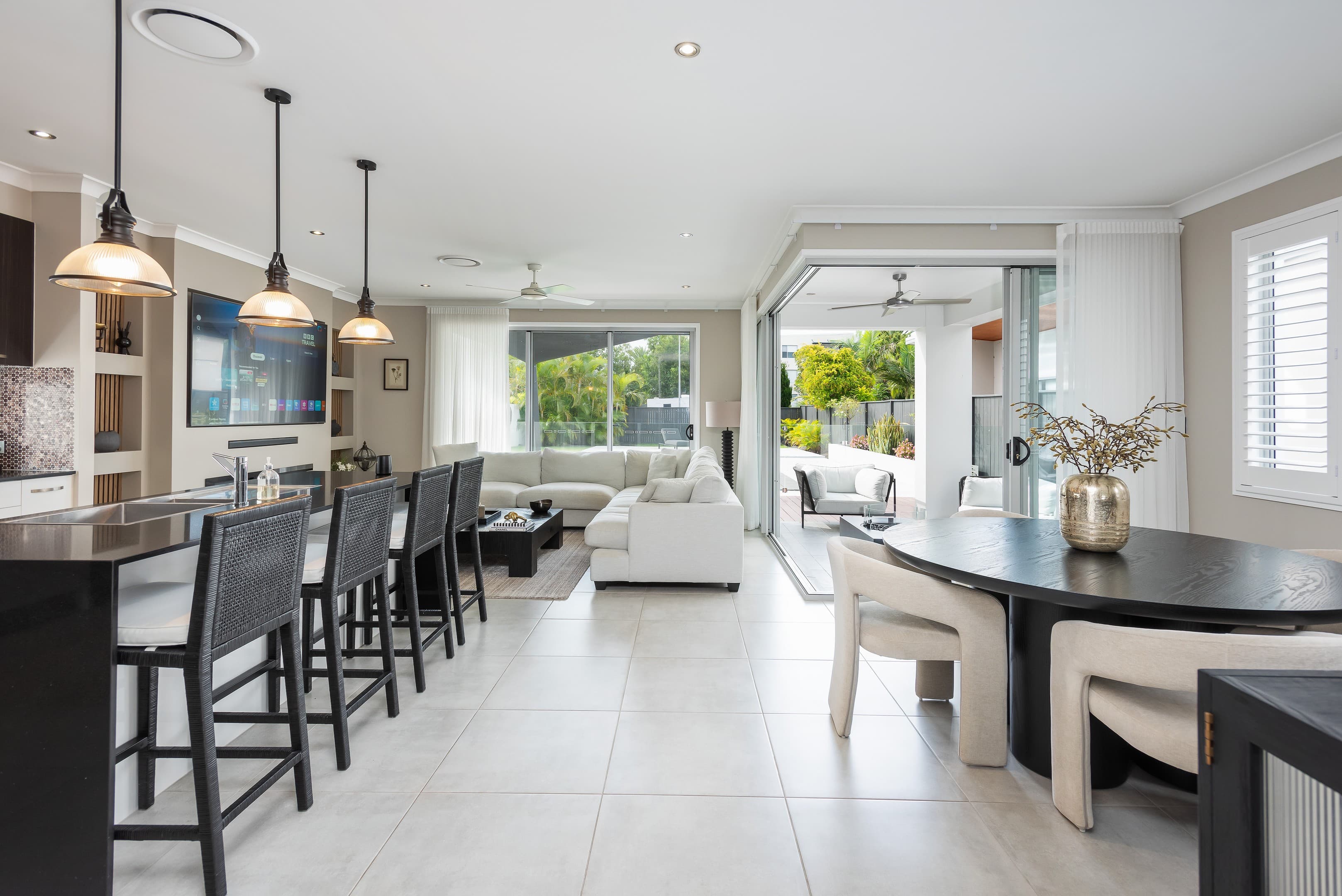35 Harbour Rise, Hope Island — photo 1 of 5