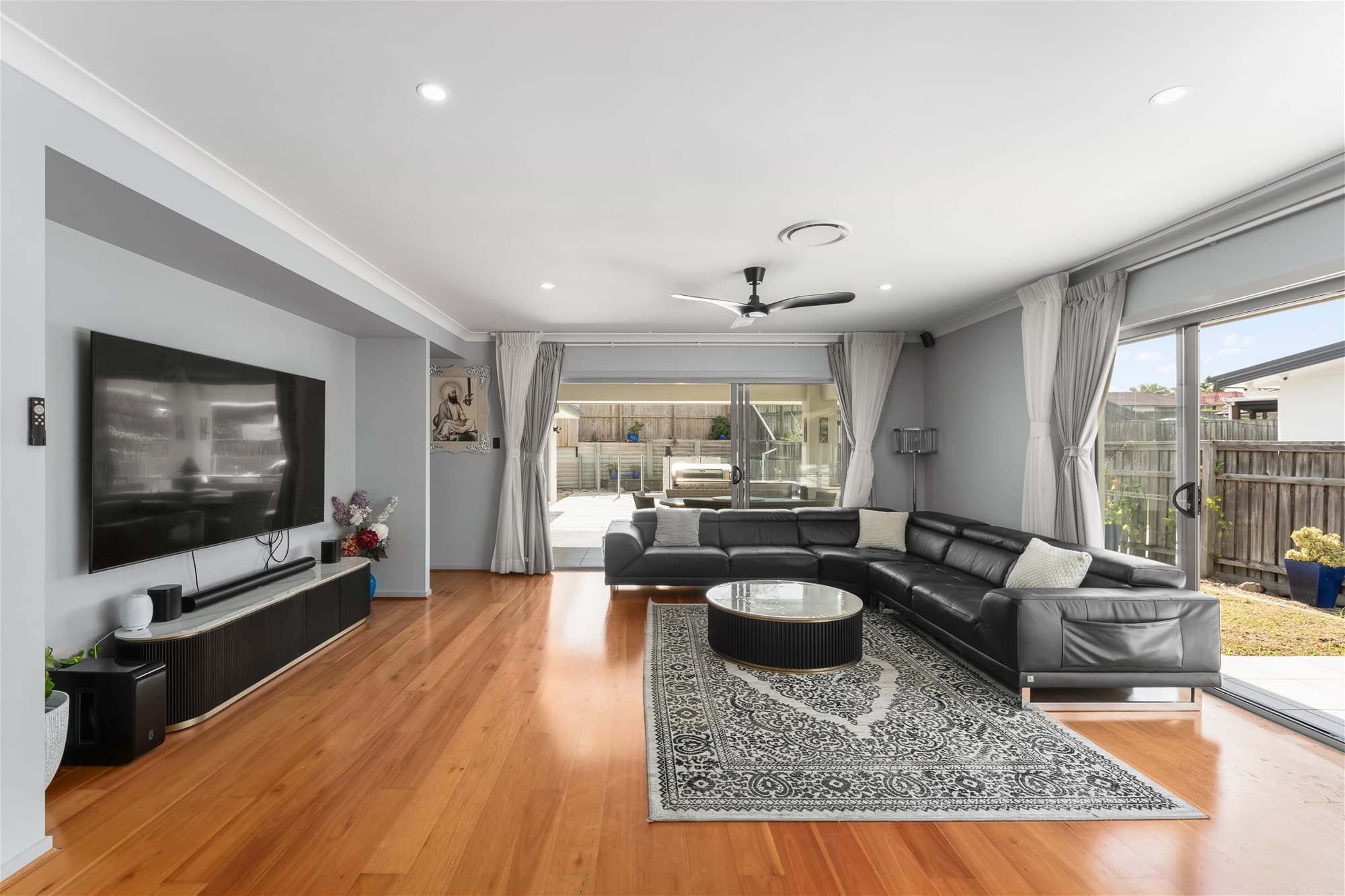 22 Alfred Circuit, Calamvale — photo 4 of 5