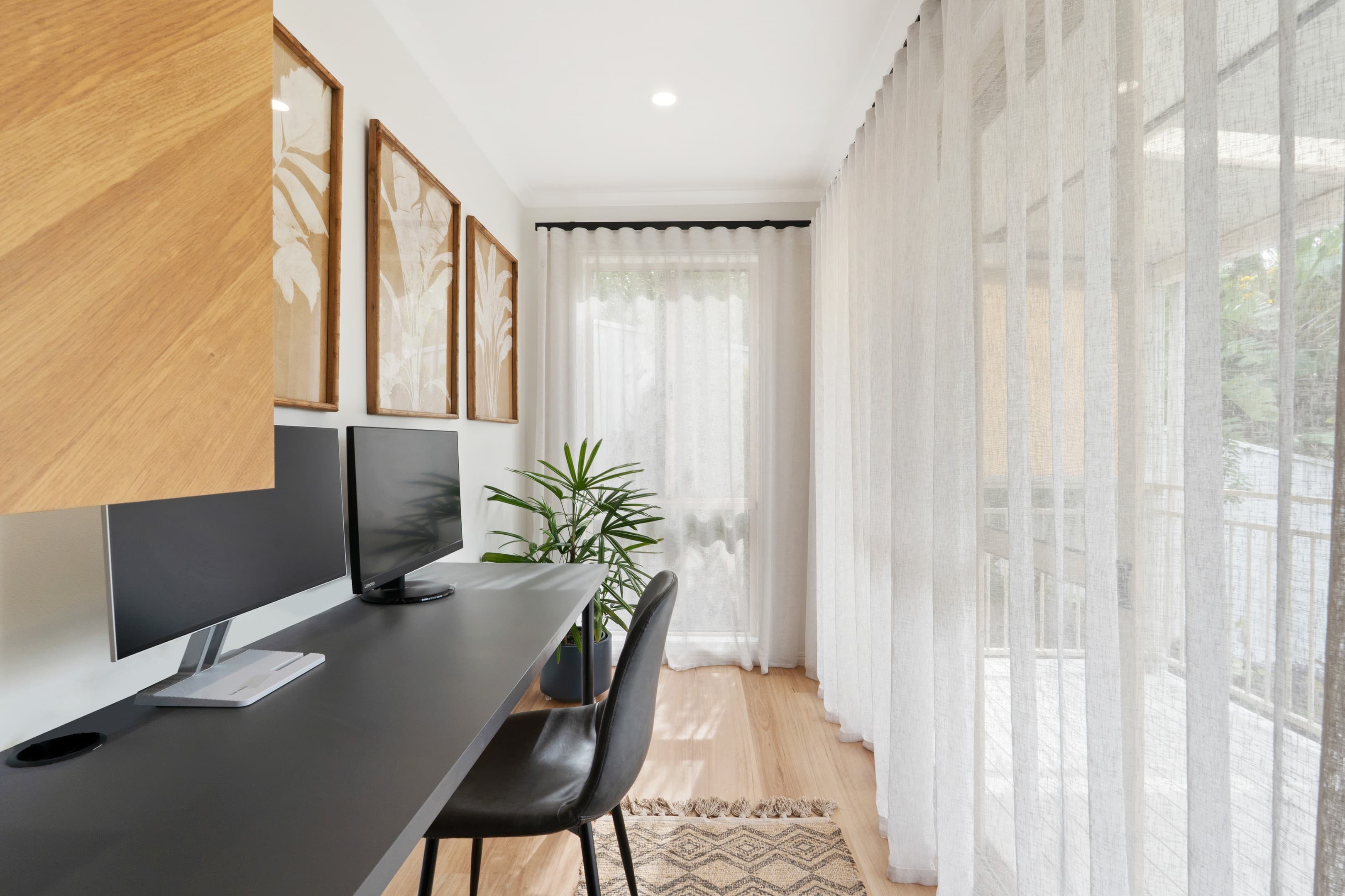 4 Finley Court, Helensvale — photo 4 of 5