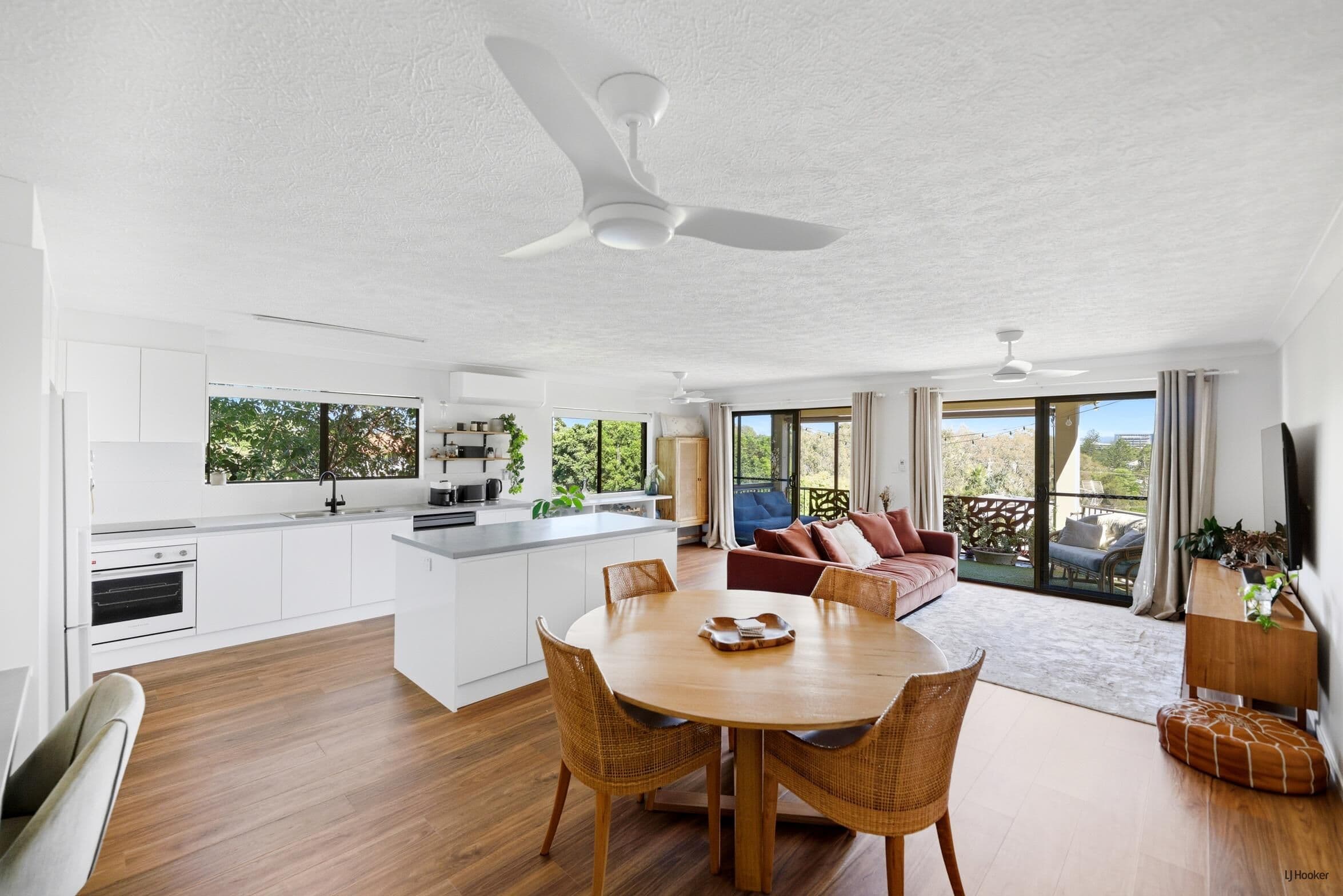 3/17 Rutledge Street, Coolangatta — photo 1 of 13