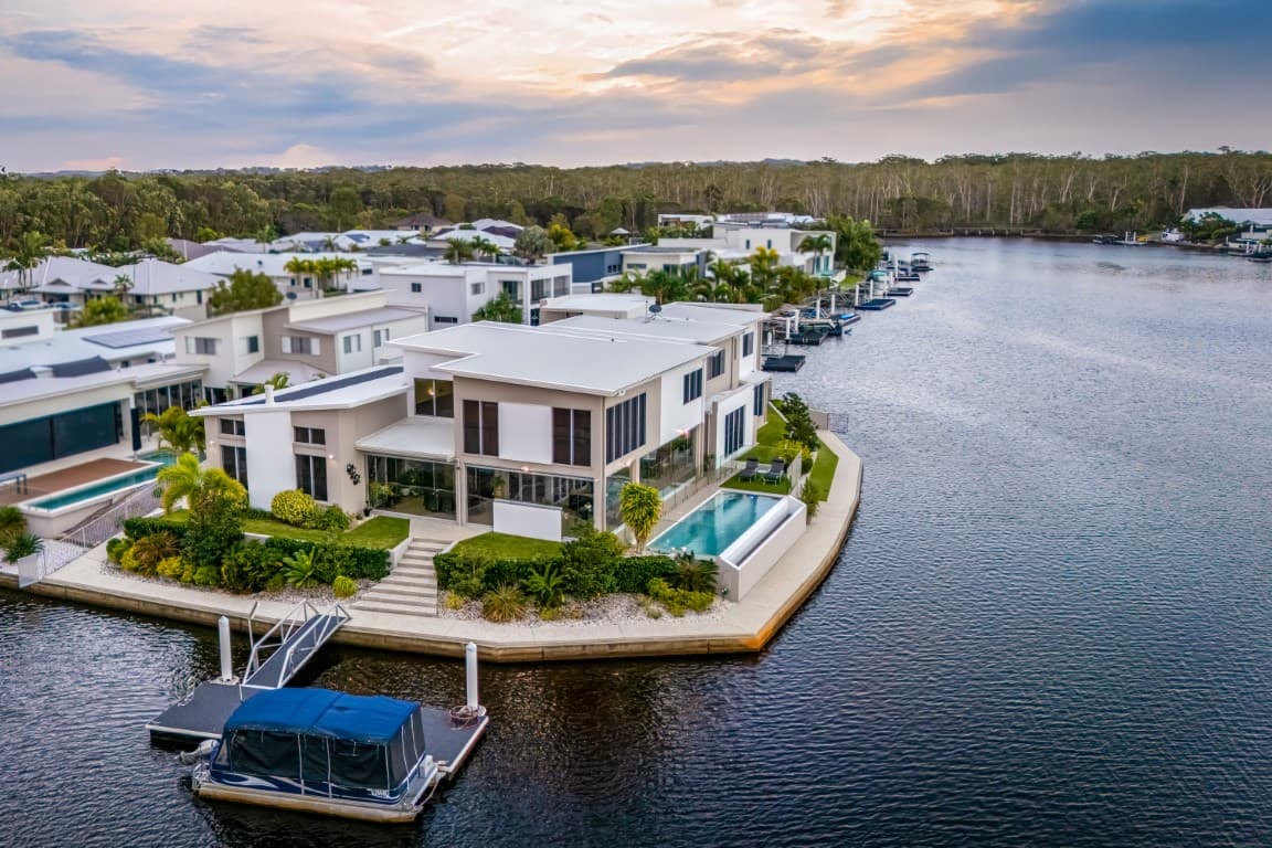 6 Lake Vista Lane, Pelican Waters — photo 2 of 16