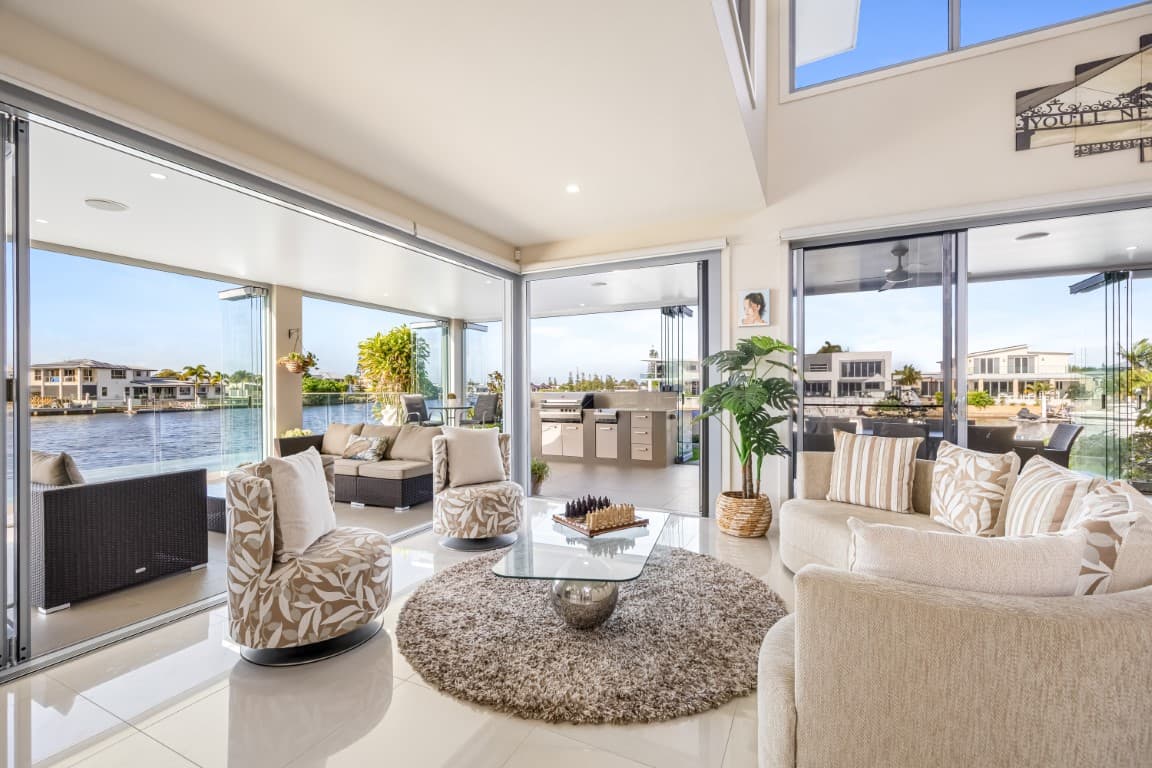 6 Lake Vista Lane, Pelican Waters — photo 4 of 16
