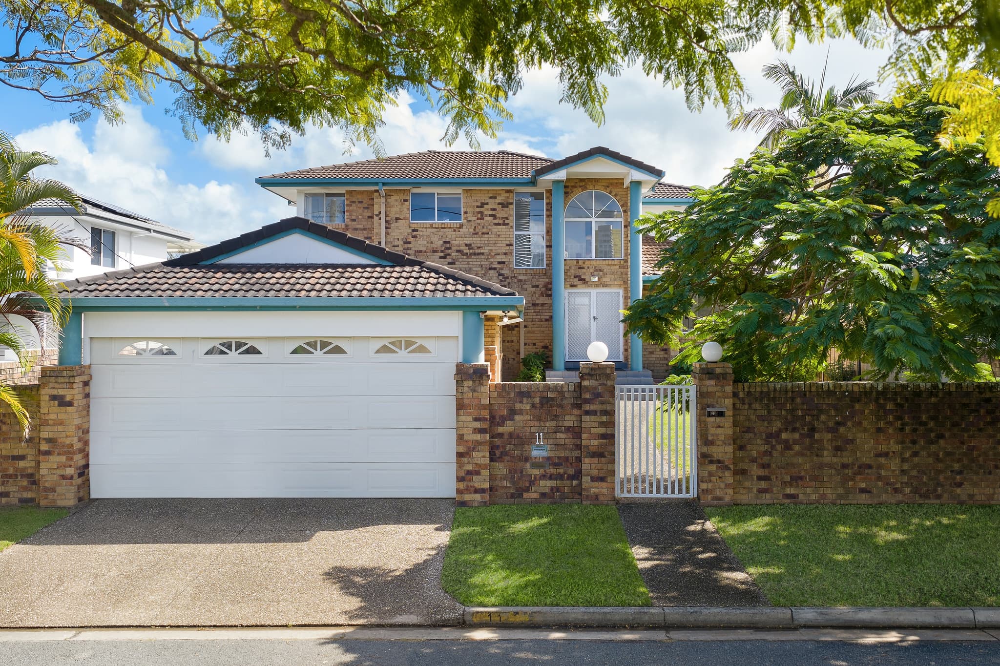 11 Flamingo Key, Broadbeach Waters — photo 3 of 5