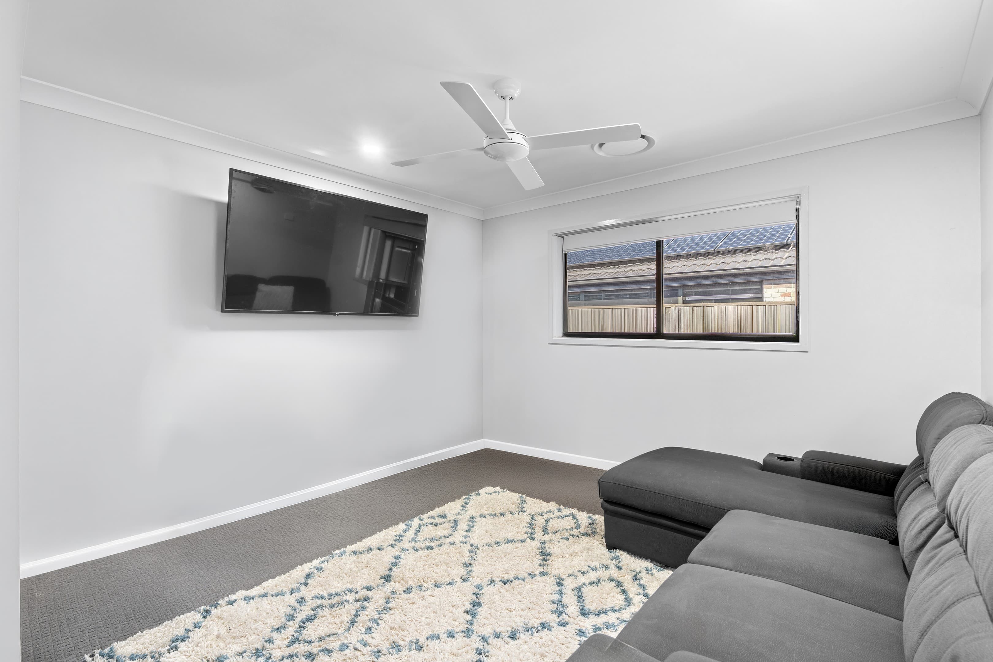 16 Madden Street, Collingwood Park — photo 3 of 5