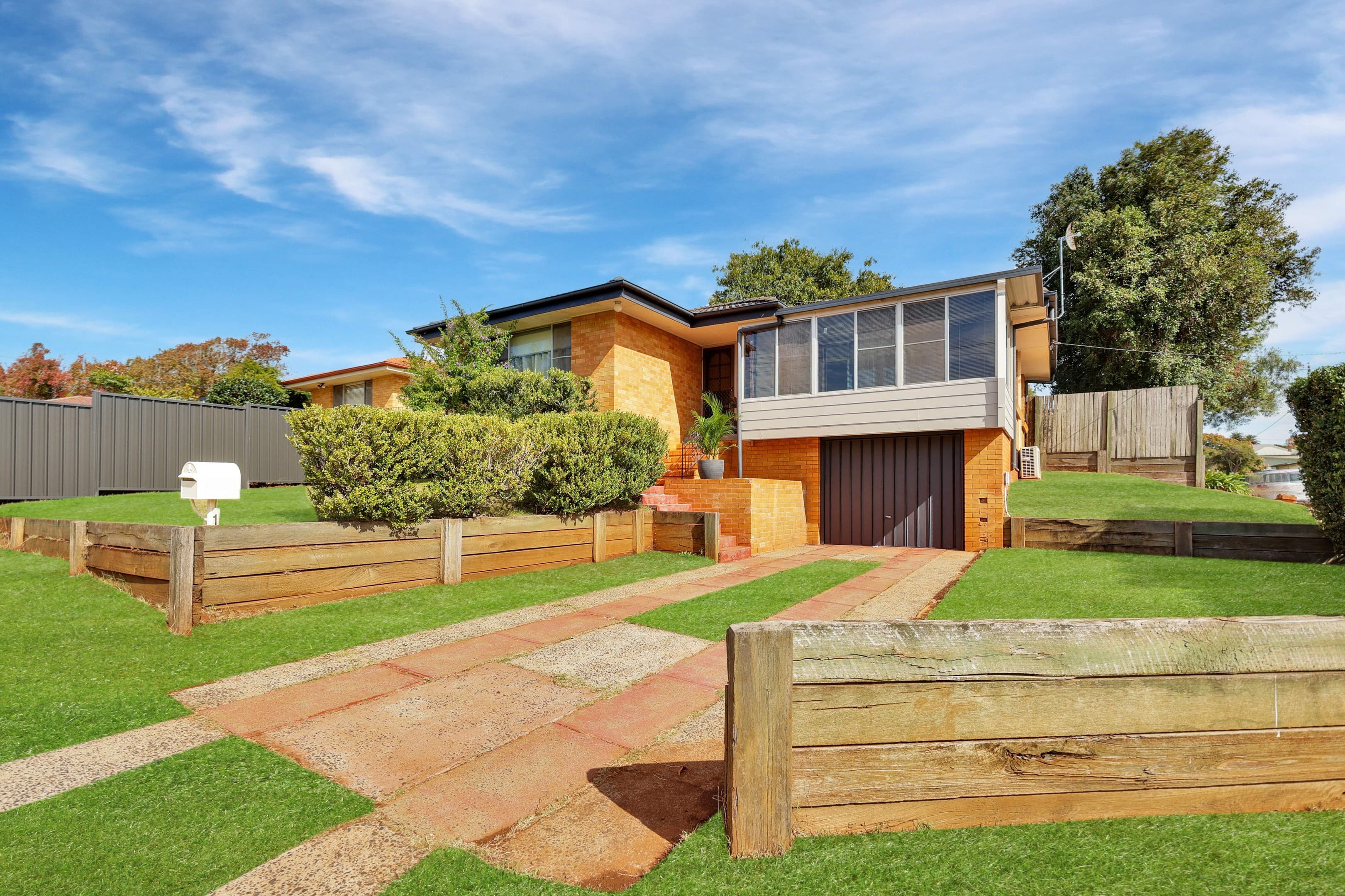 1 Catto Street, Centenary Heights — photo 3 of 5