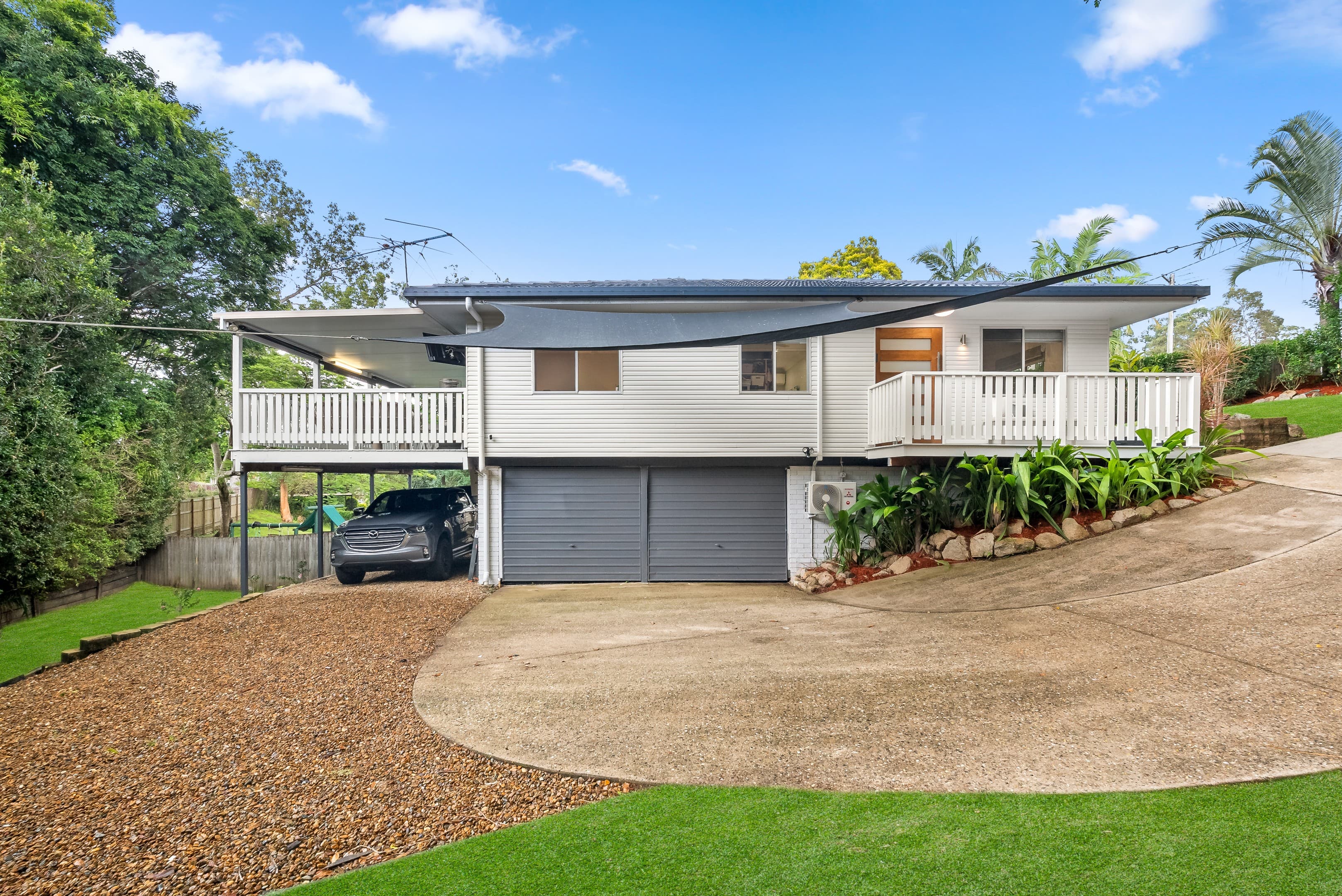 17 Pinnata Court, Everton Hills — photo 1 of 13