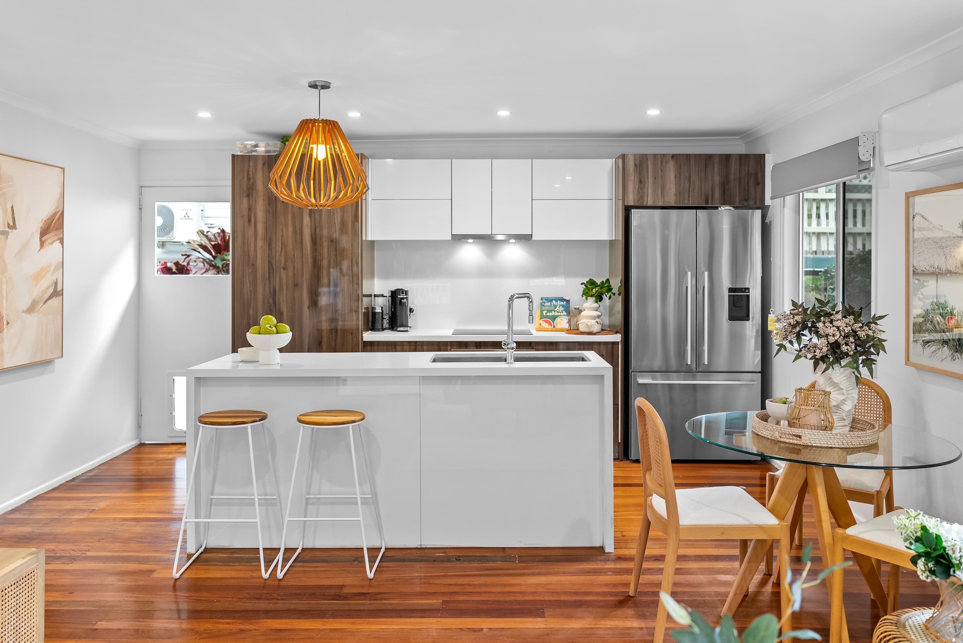 17 Pinnata Court, Everton Hills — photo 2 of 13