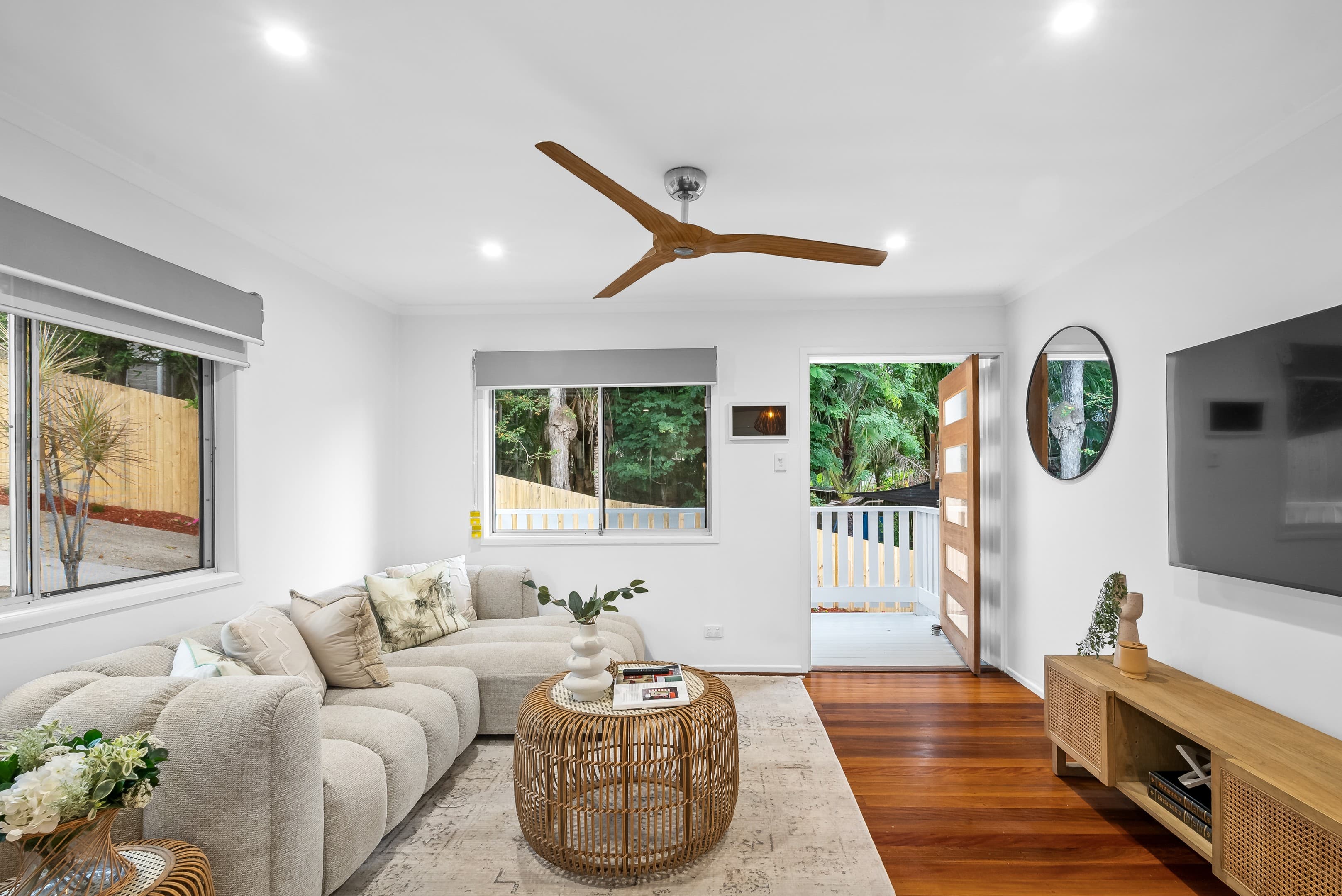17 Pinnata Court, Everton Hills — photo 3 of 13