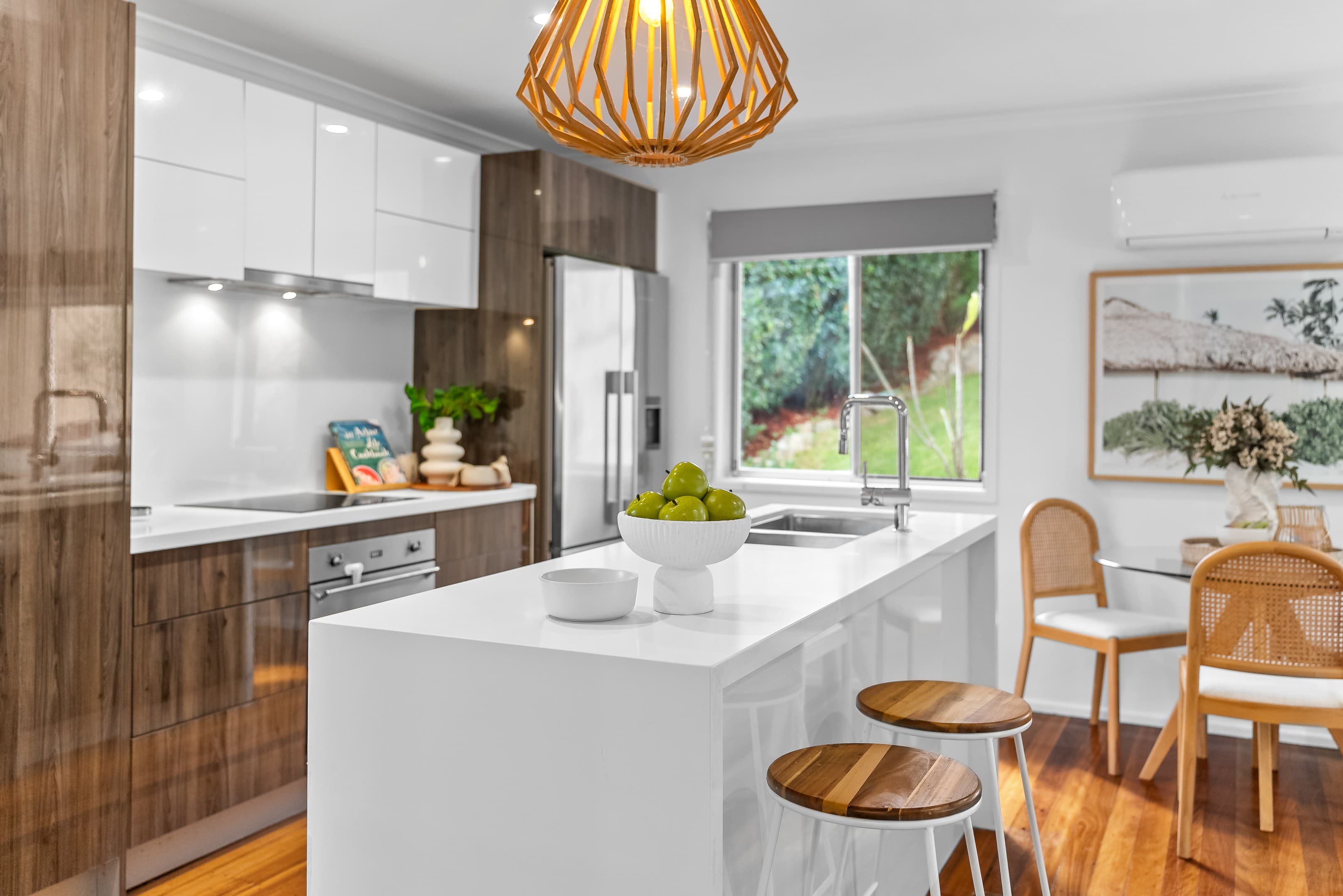 17 Pinnata Court, Everton Hills — photo 4 of 13