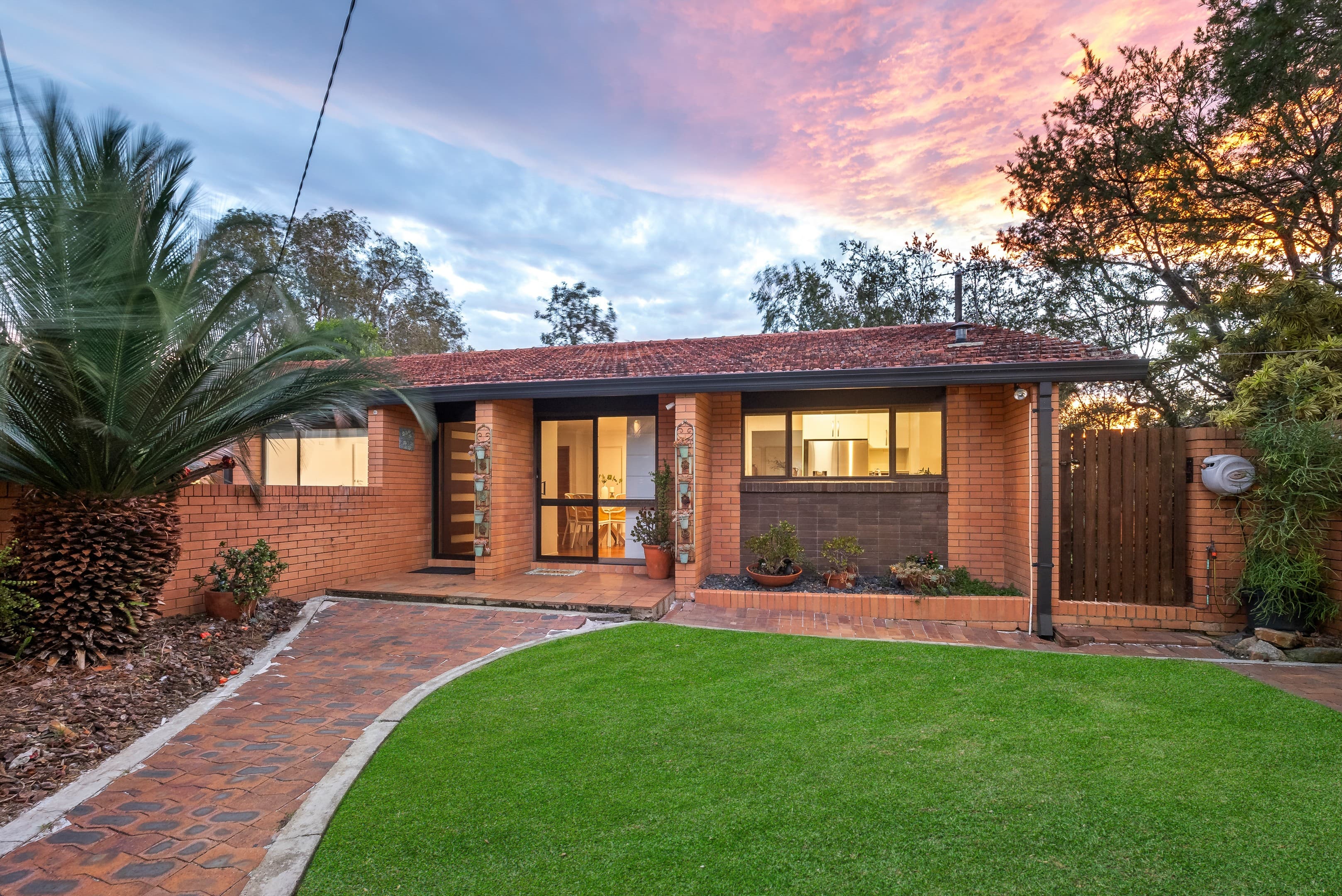17 Arnell Street, Keperra — photo 1 of 5